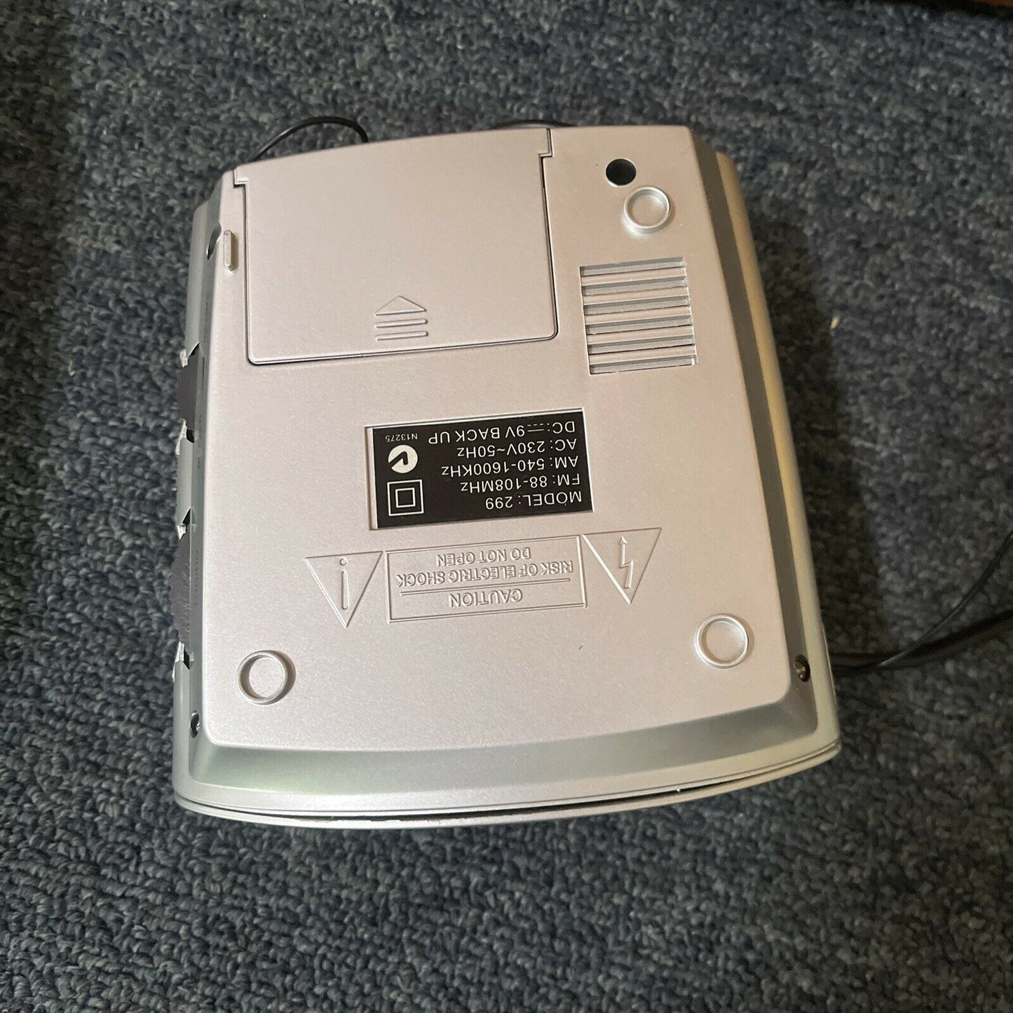 iDigital Alarm Clock Radio AM/FM Model 299