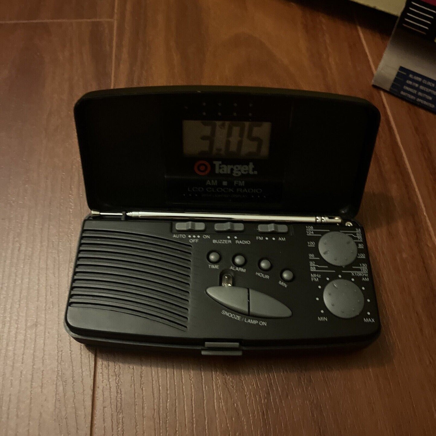 Vintage Target Traveling Clock AM/FM Radio LCD-01