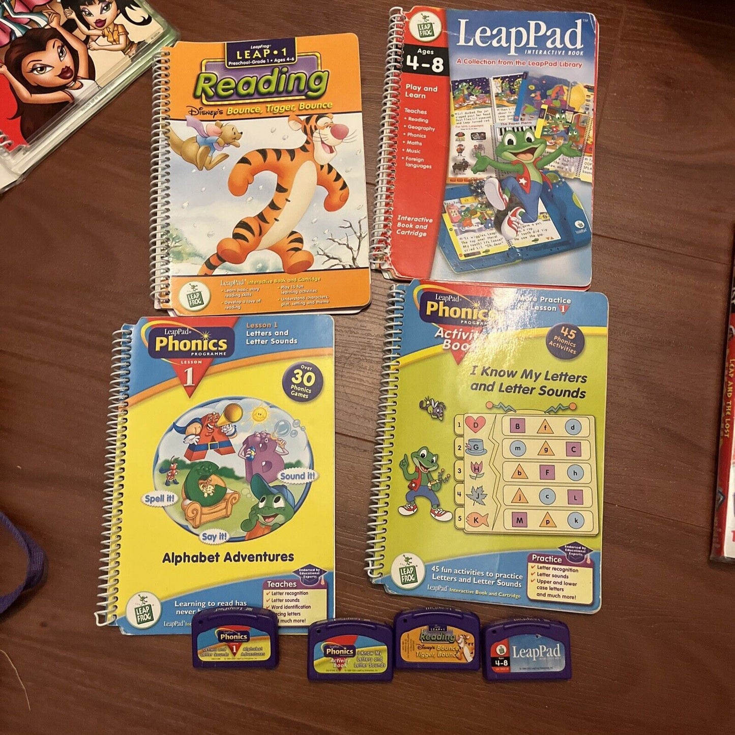 Leapfrog LeapPad Learning System with Carrying Bag, 6 Books & Cartridges (Bratz)