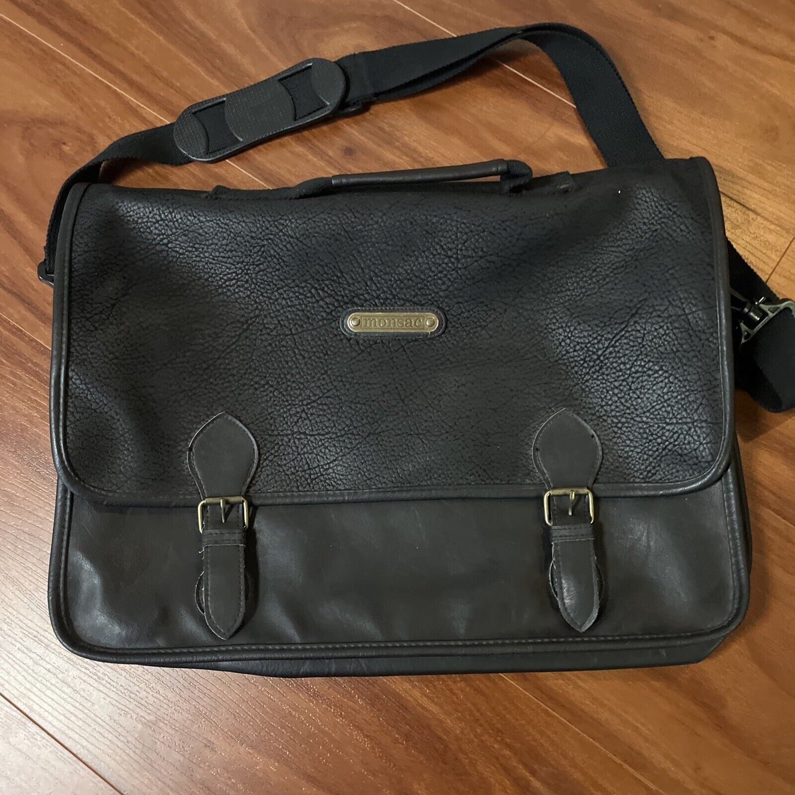 Monsac best sale sling bag