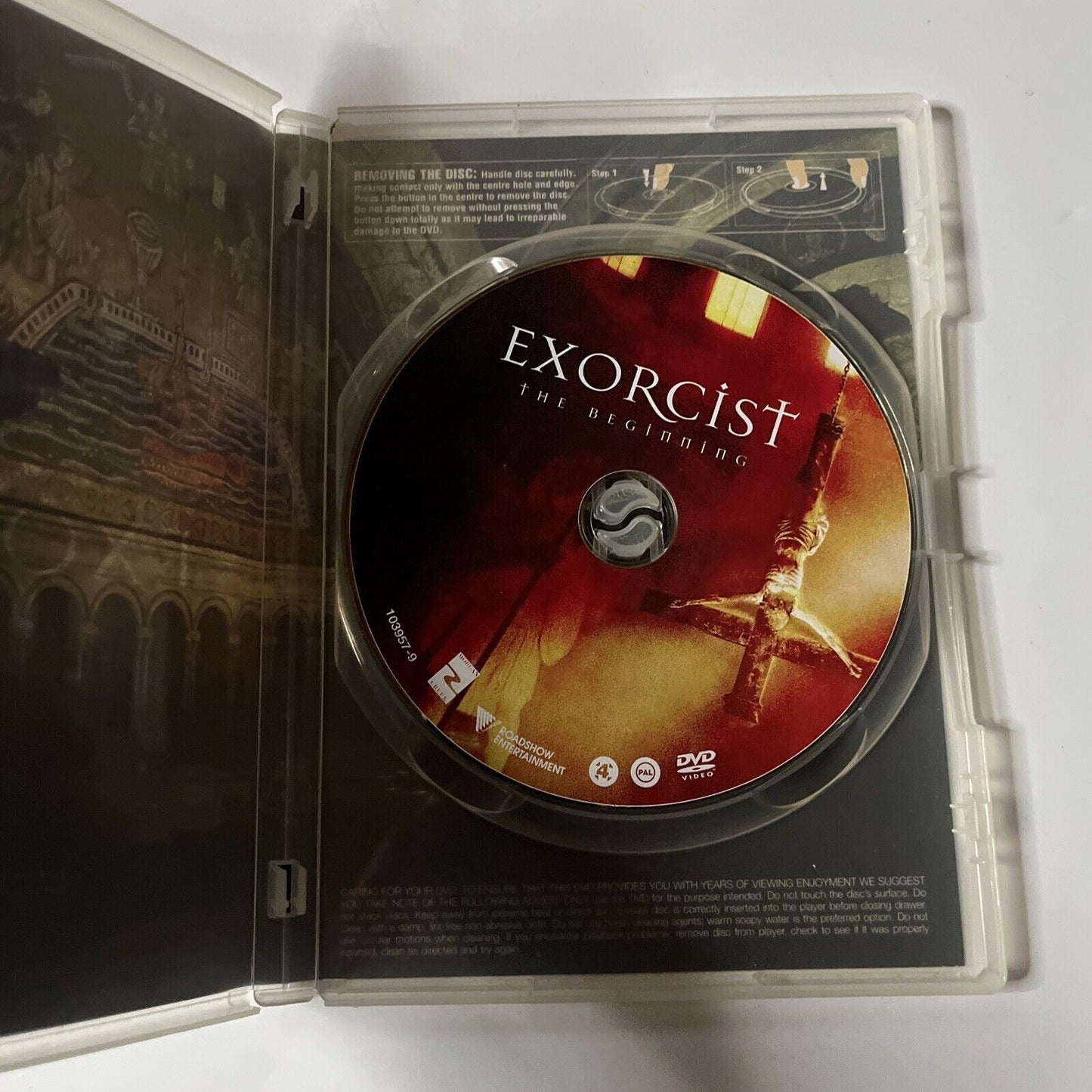 Exorcist - The Beginning (DVD, 2004) Stellan Skarsgard, James D'Arcy, Region 4