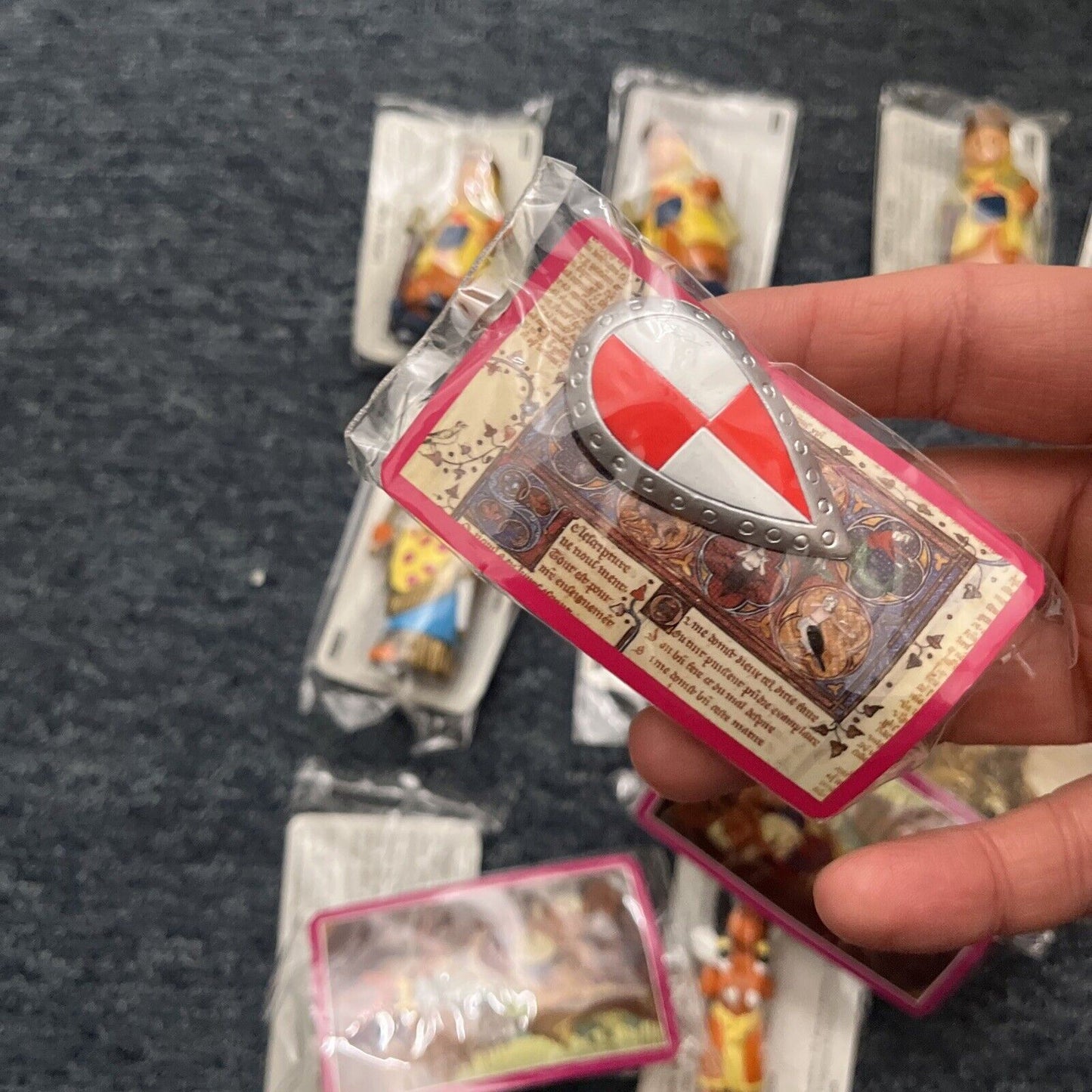 24x Mondotime Mini Action Figures