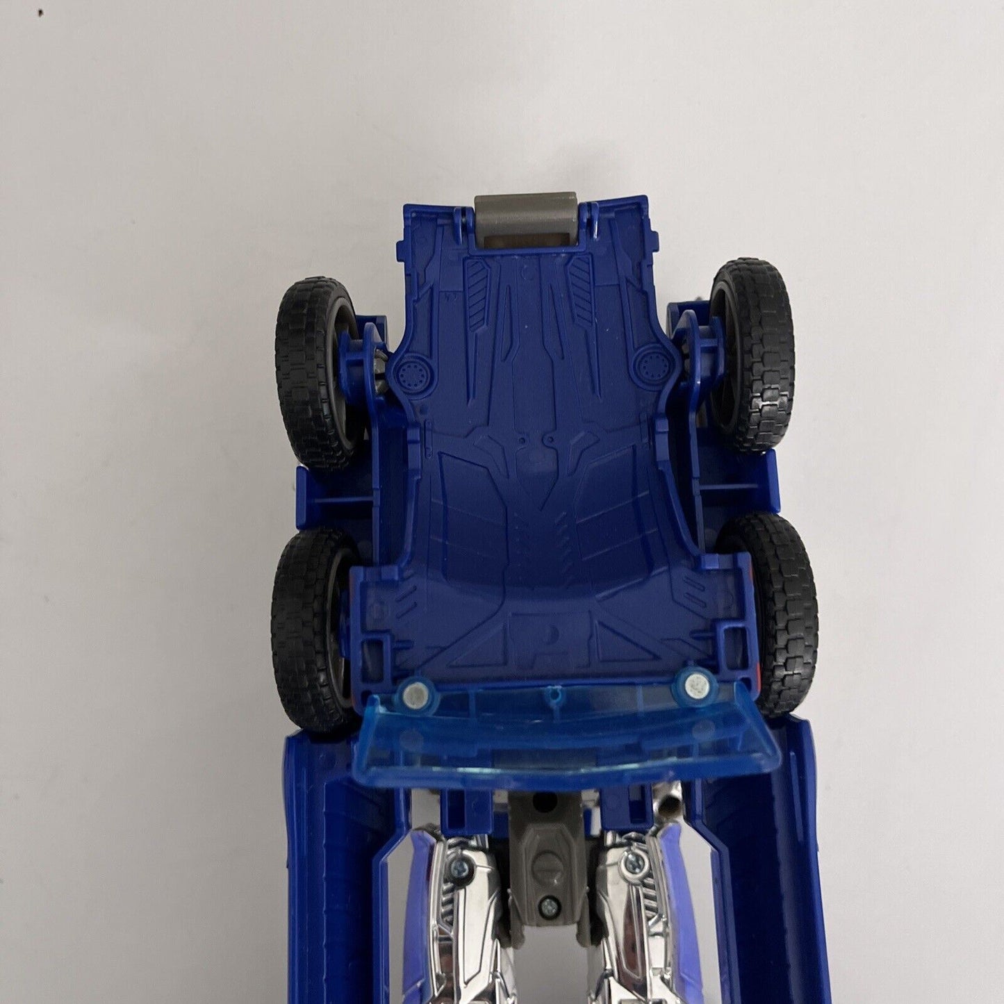 Optimus Prime Transformer 2013 Hasbro Tomy 11" Action Figure