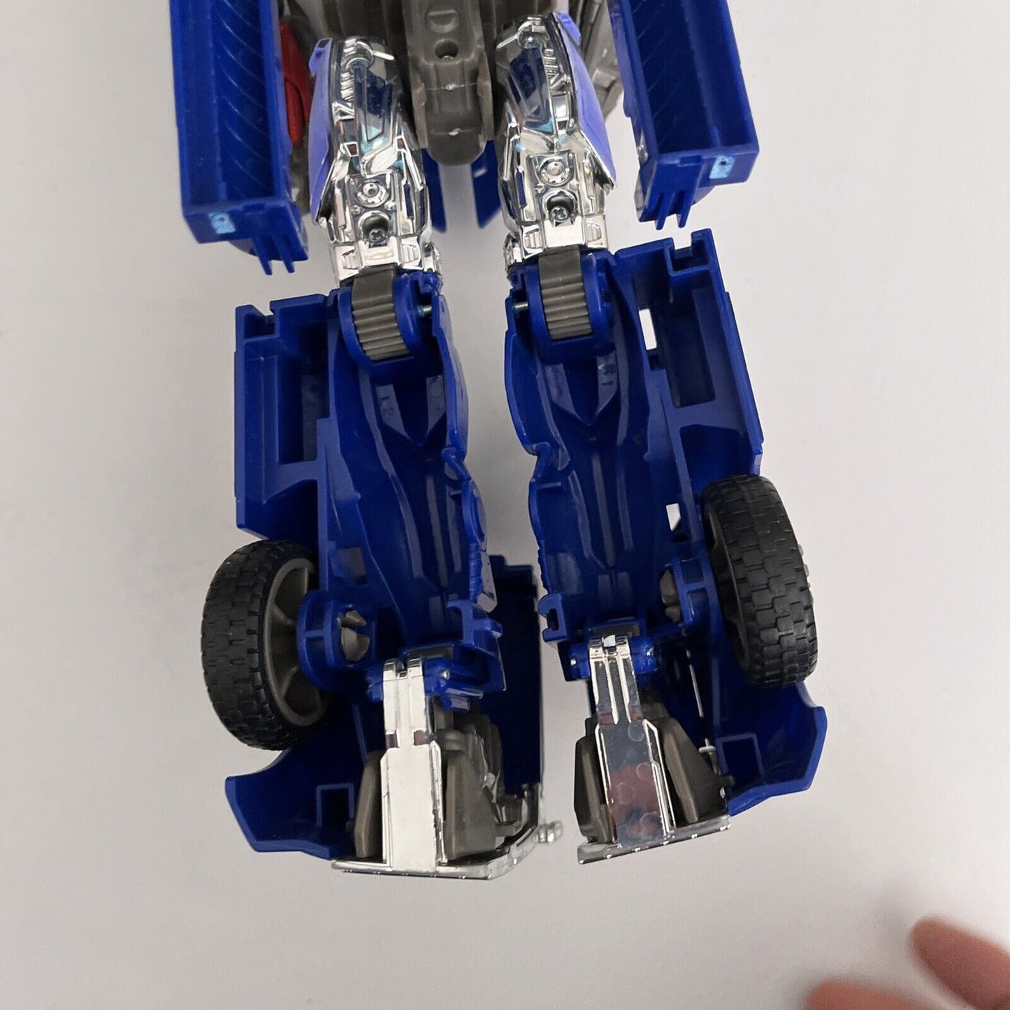 Optimus Prime Transformer 2013 Hasbro Tomy 11" Action Figure