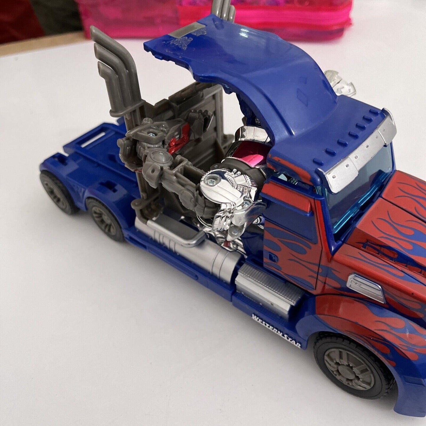 Optimus Prime Transformer 2013 Hasbro Tomy 11" Action Figure