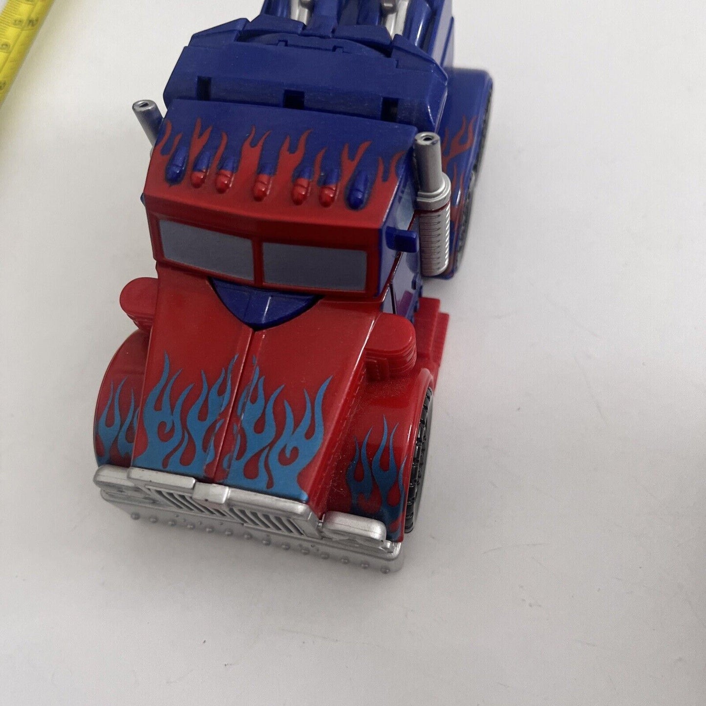 Optimus Prime Transformers 4.5" Action Figure Hasbro 2008 C1525A