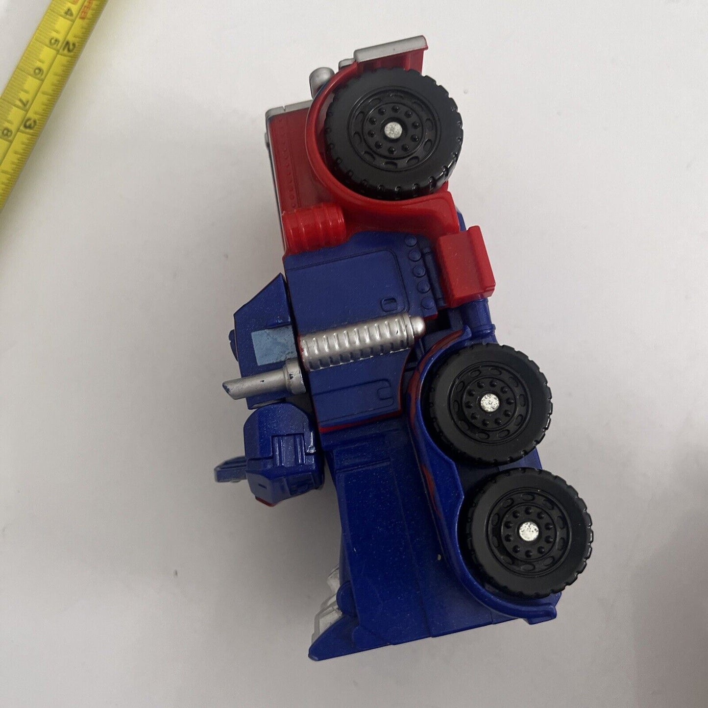 Optimus Prime Transformers 4.5" Action Figure Hasbro 2008 C1525A