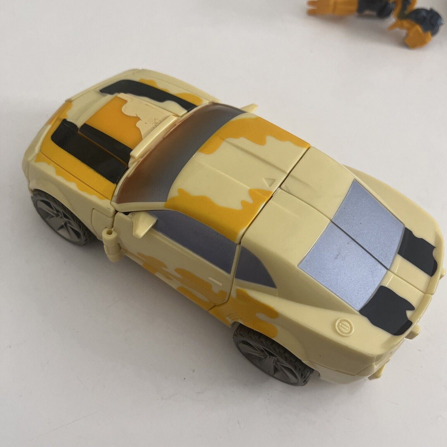 Bumblebee Transformers 7" Action Figure 2006 Hasbro *missing arms* & 2" 2006