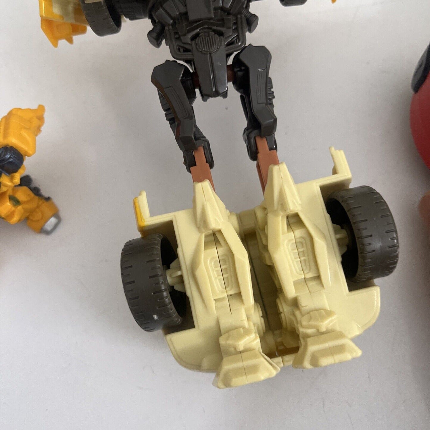 Bumblebee Transformers 7" Action Figure 2006 Hasbro *missing arms* & 2" 2006