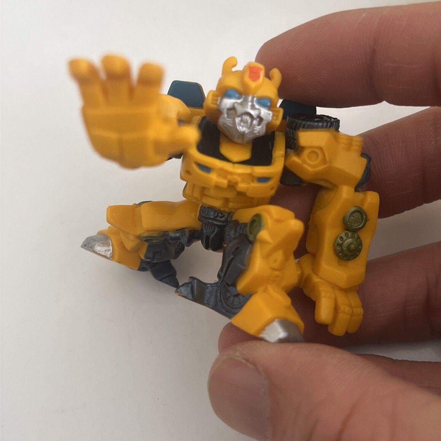 Bumblebee Transformers 7" Action Figure 2006 Hasbro *missing arms* & 2" 2006