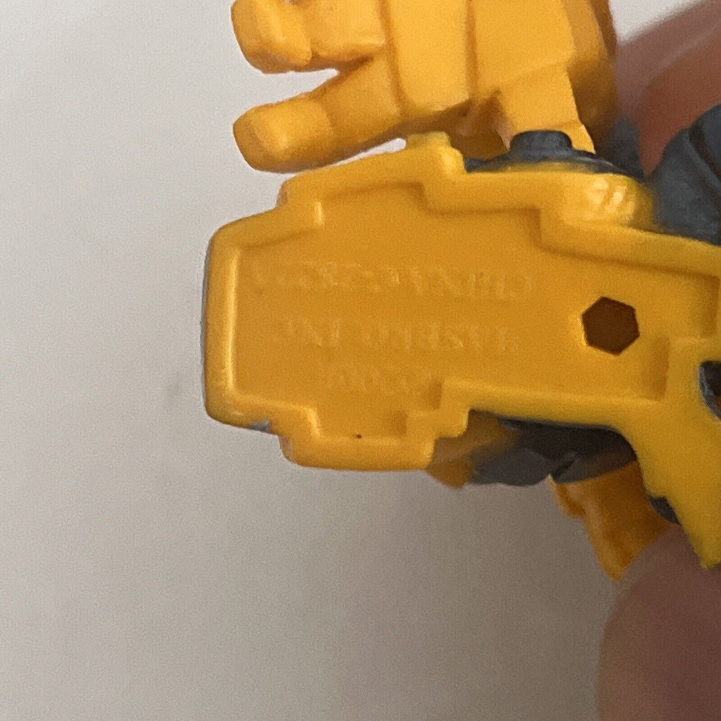 Bumblebee Transformers 7" Action Figure 2006 Hasbro *missing arms* & 2" 2006
