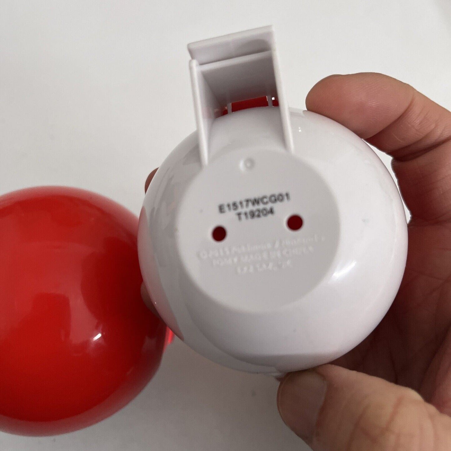 Pokemon Trainer Guess Goliath NL-8051 2017 & 2 Pokemon Ball