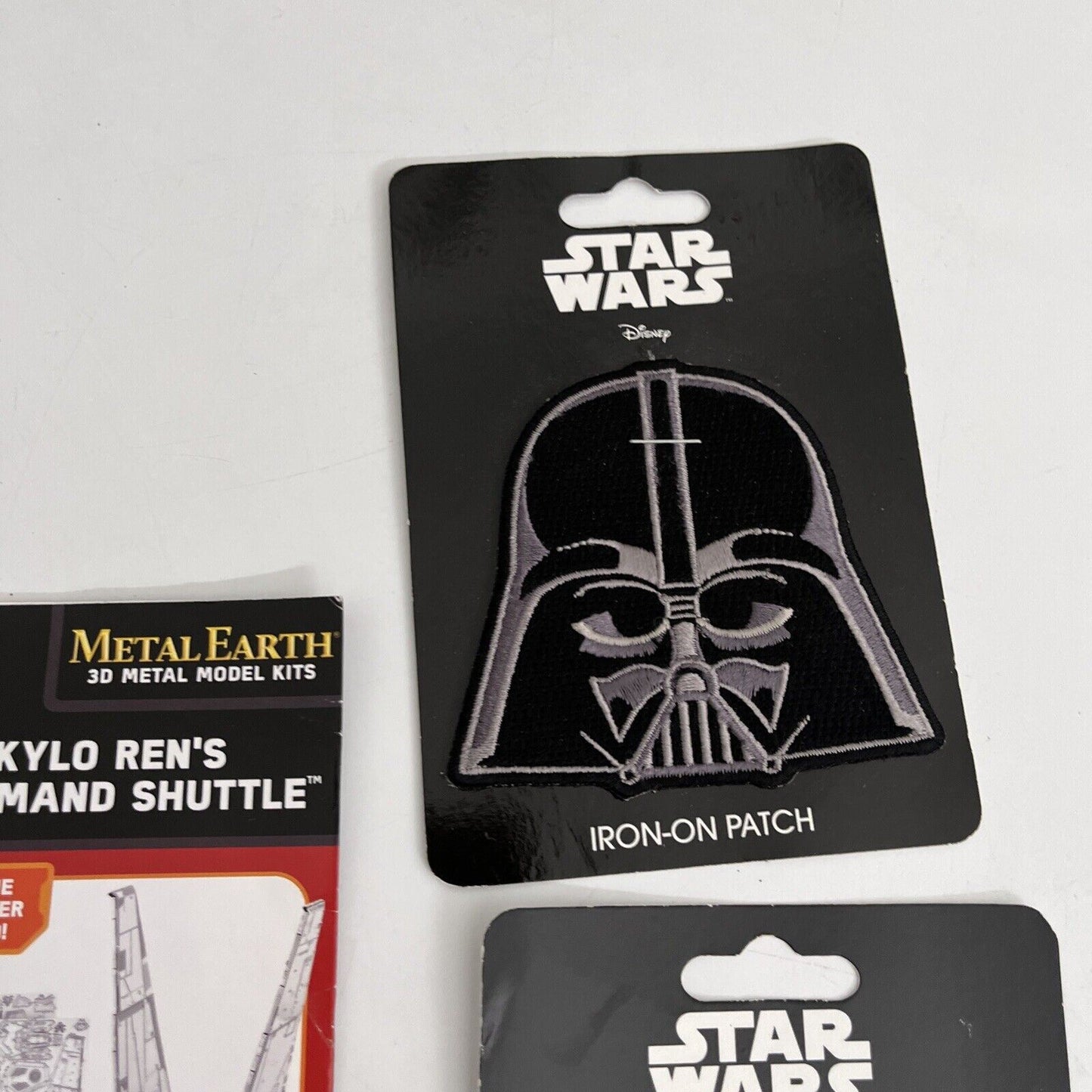 Metal Earth Star Wars Kylo Ren's Command Shuttle 3D Metal Model Kit & 2x Patches