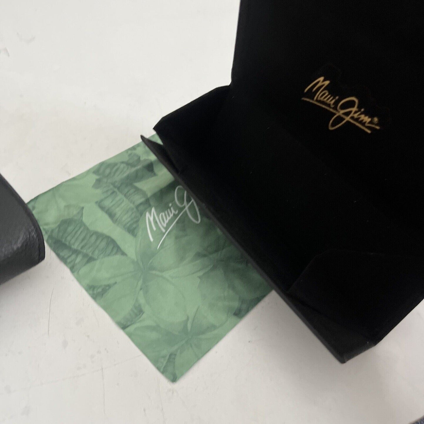 Genuine RayBan & Maui Jim Case and Cloth *No Glasses*