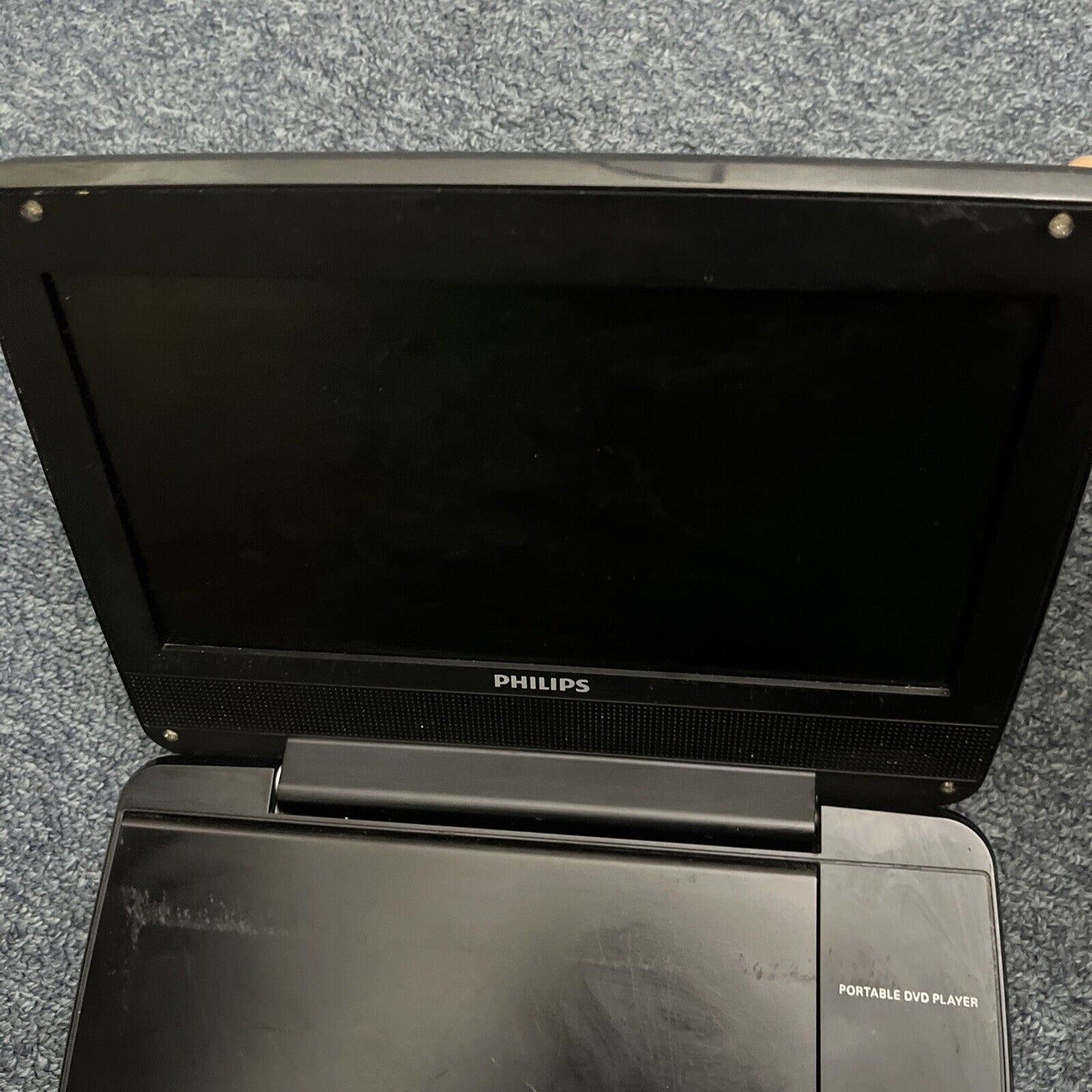 Philips Portable 9" DVD Player PD9000/79