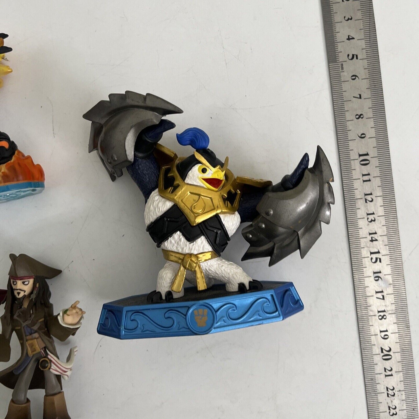 3x Skylanders: Lightcore Smolderdash, Jack Sparrow, Sensei Master King Pen
