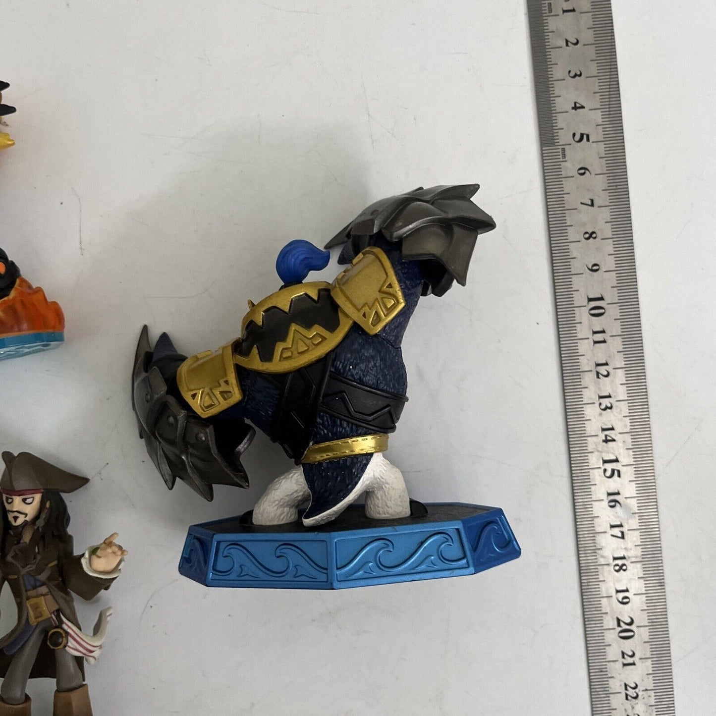 3x Skylanders: Lightcore Smolderdash, Jack Sparrow, Sensei Master King Pen
