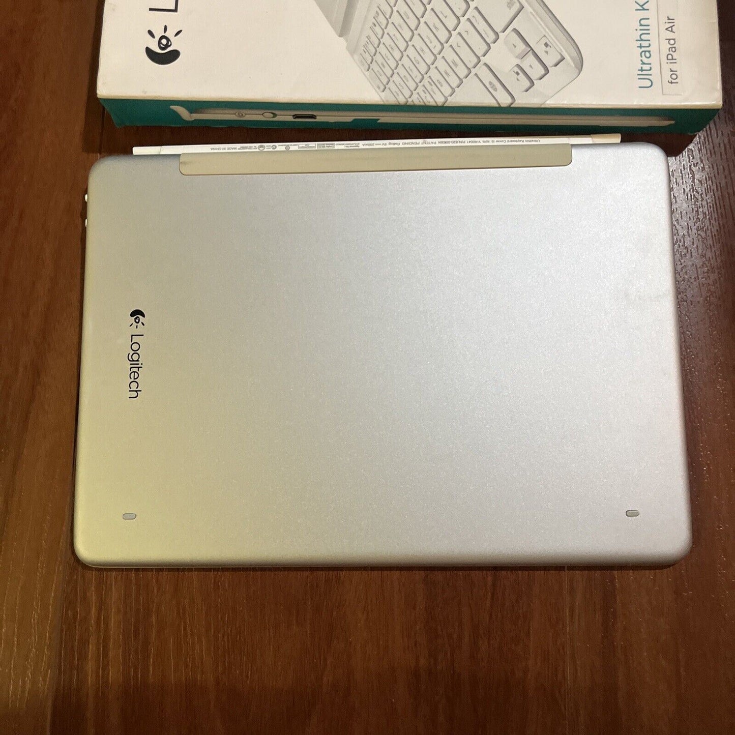 Logitech Ultrathin Bluetooth Keyboard Cover i5 for iPad Air