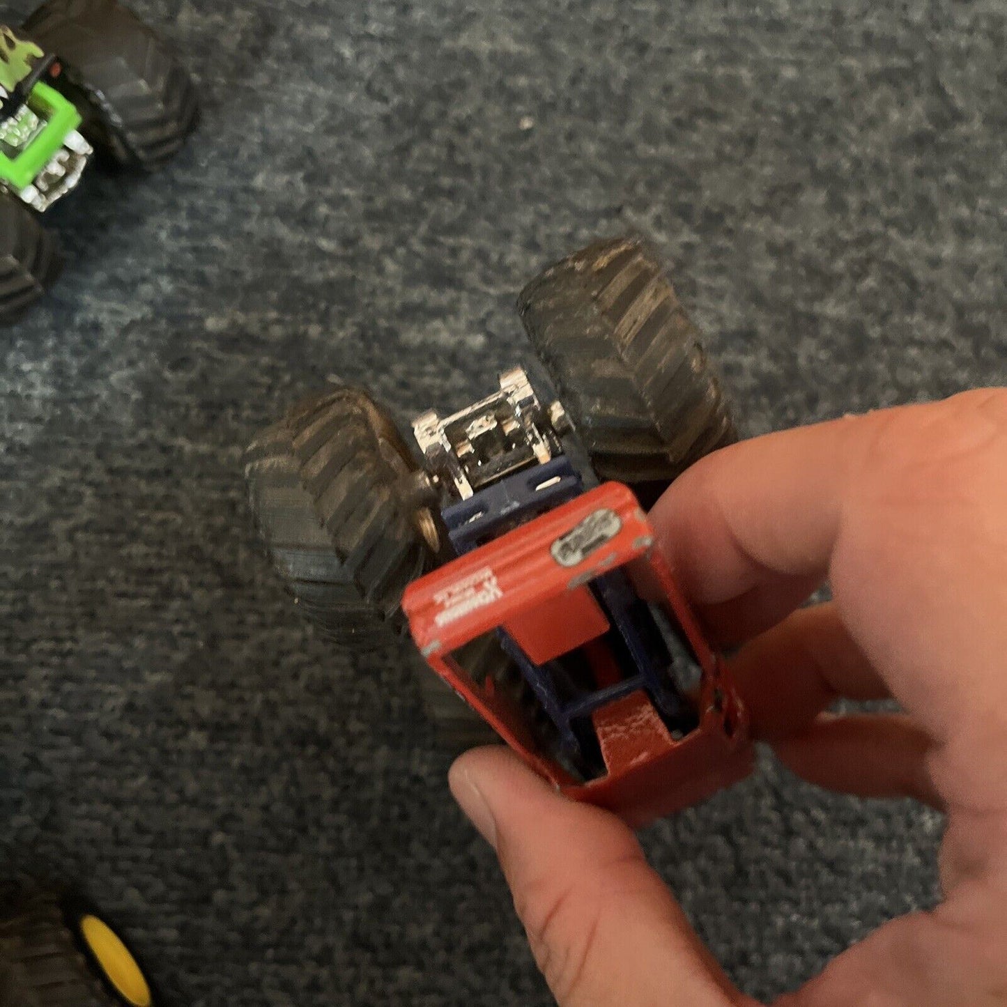 6x Mattel Hot Wheels: 4x Monster Trucks & 2x Cars Grave Digger