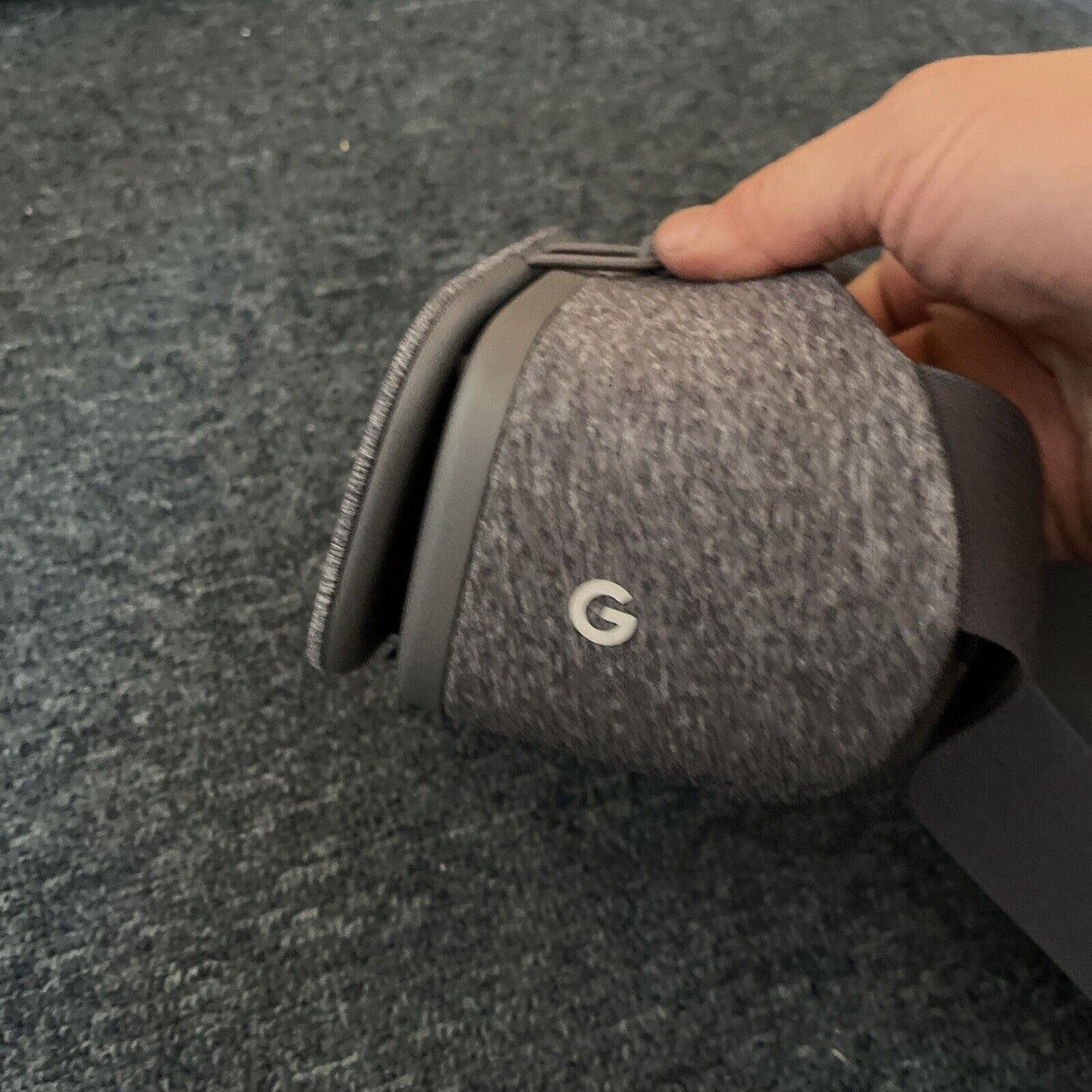 Samsung SM-R324 Gear VR (with Controller) & Google Daydream View (No Controller)