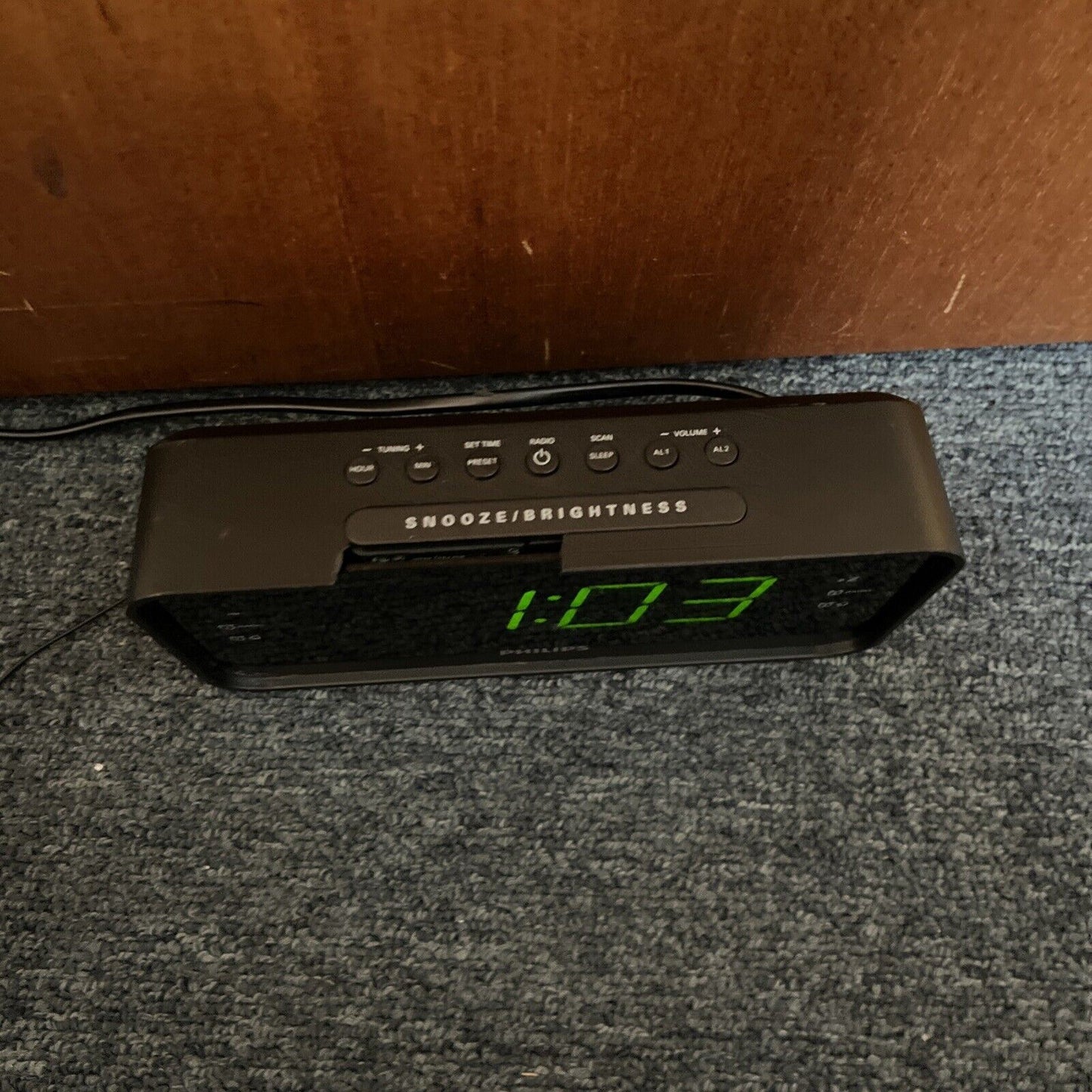 Philips AJ3232B/79 Large LED Alarm Clock AM/FM Radio (Crack On Top Of Device)