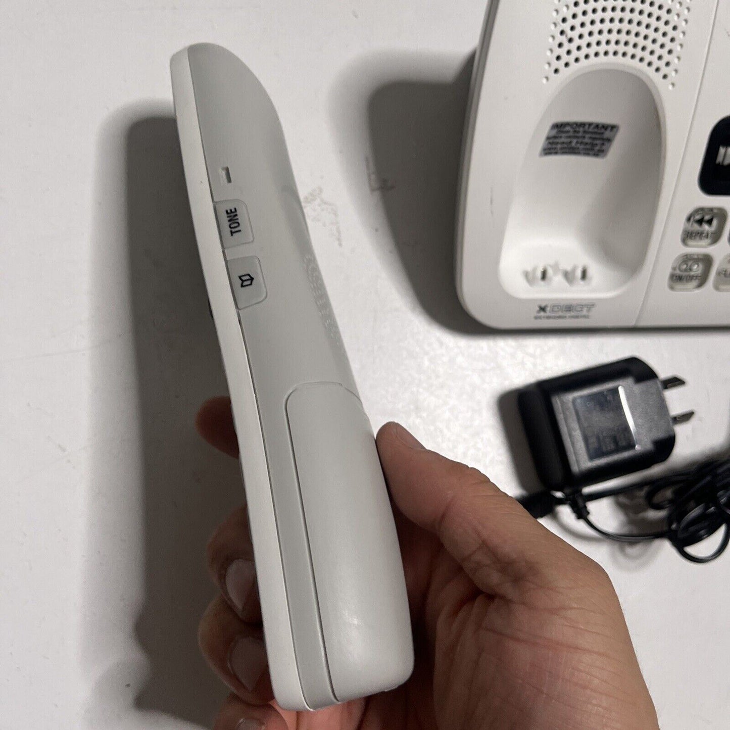 Uniden SSE45W Cordless Telephone Answering Machine Loud & Clear NBN Compatible