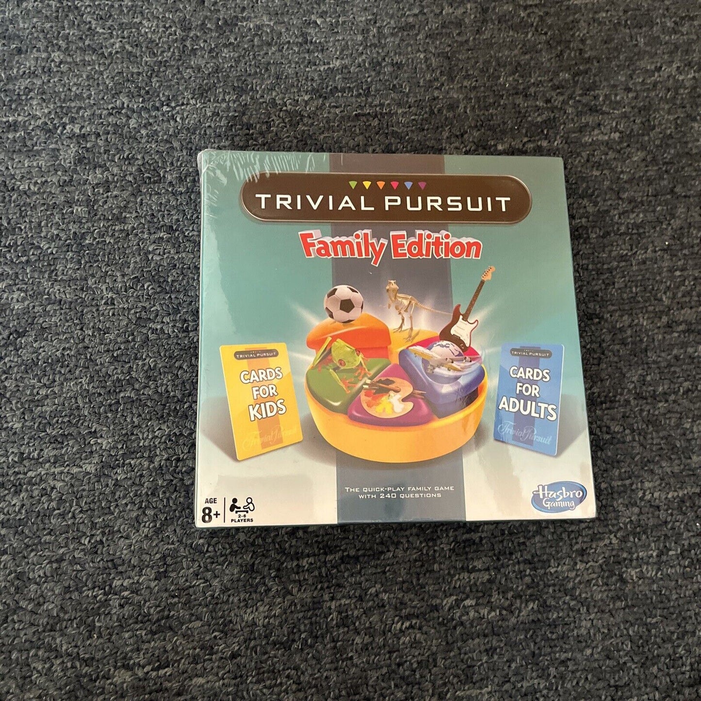 *New Sealed* Trivial Pursuit Family Edition Mini Family Board Game Hasbro
