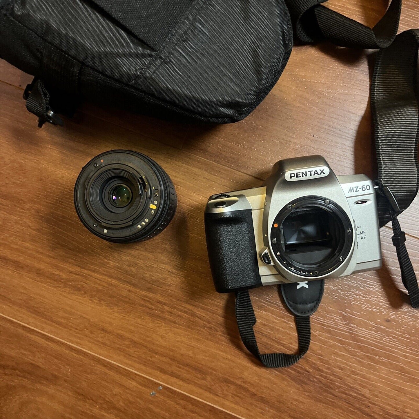 Pentax MZ-60 SLR 35mm Film Camera with Sigma Zoom 28-90mm Macro Lens with Case