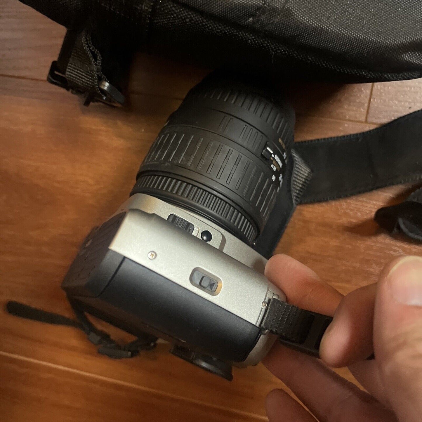 Pentax MZ-60 SLR 35mm Film Camera with Sigma Zoom 28-90mm Macro Lens with Case