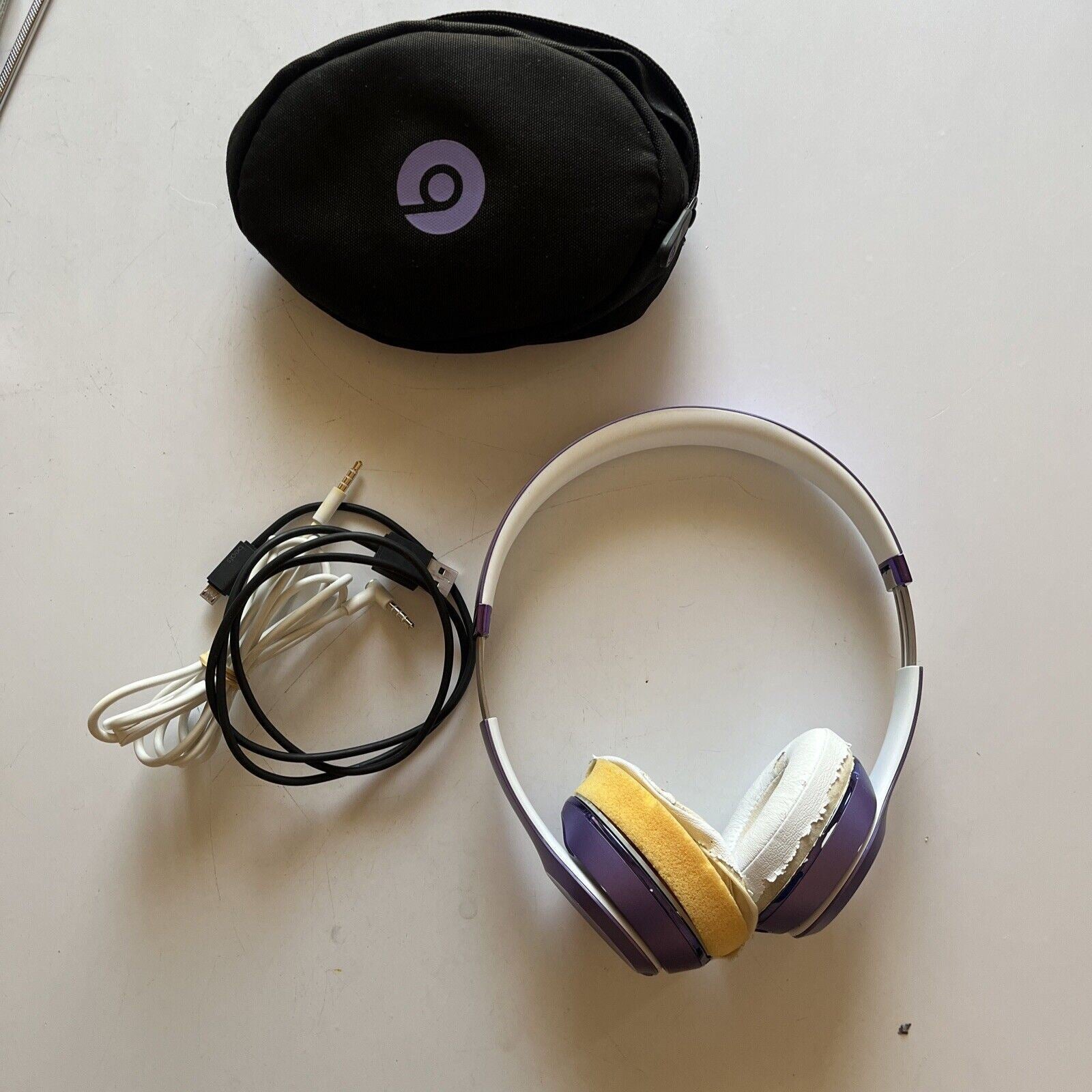 Beats Solo3 Wireless OnEar Wireless Headphone A1796 *for parts or rep