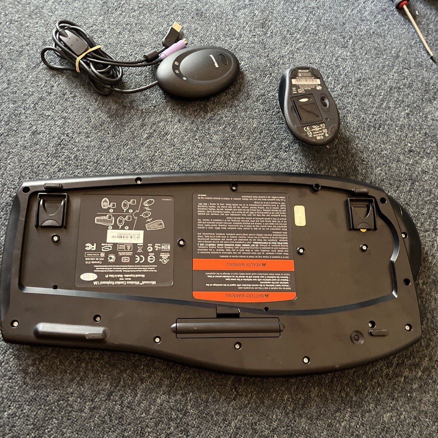 Microsoft Wireless Comfort Keyboard 1.0A 1045 & Wireless Optical Mouse 2.0A 1008