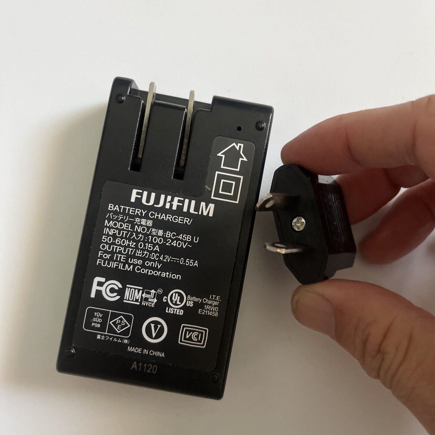Genuine Fujifilm BC-45B Battery Charger