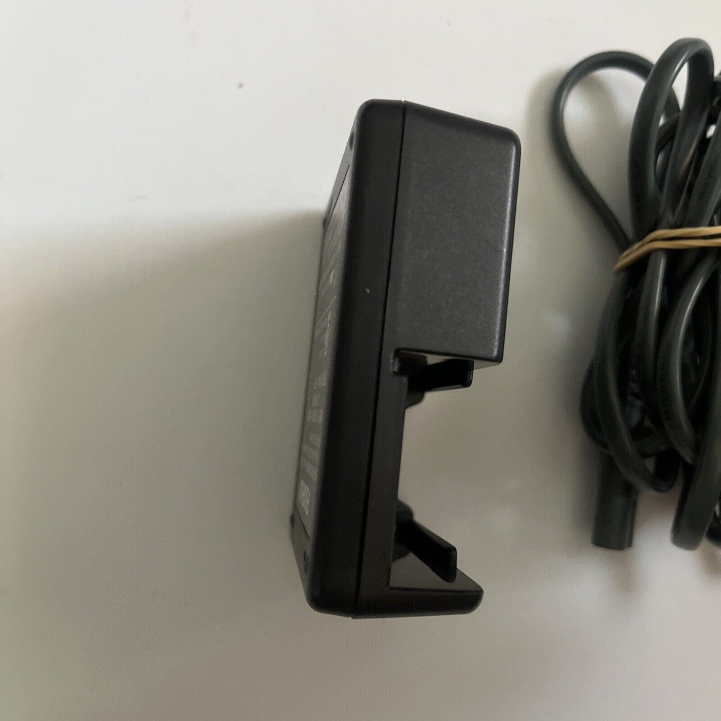 Genuine Fujifilm BC-140 Battery Charger for Fujifilm NP140 BC-140 FinePix S100FS
