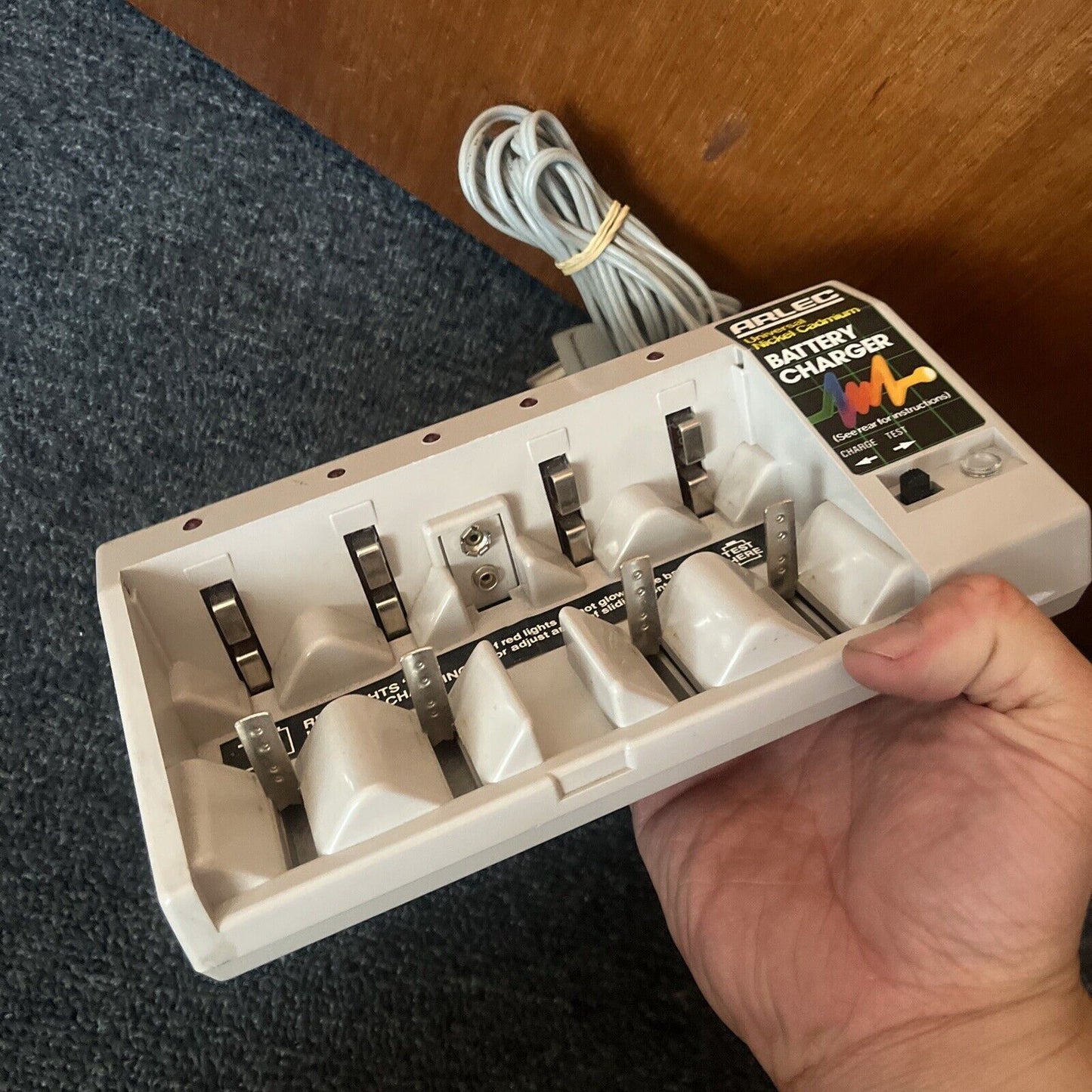 Arlec Universal Nickel Cadmium Battery Charger AA, AAA,C,D,9V 9S519D