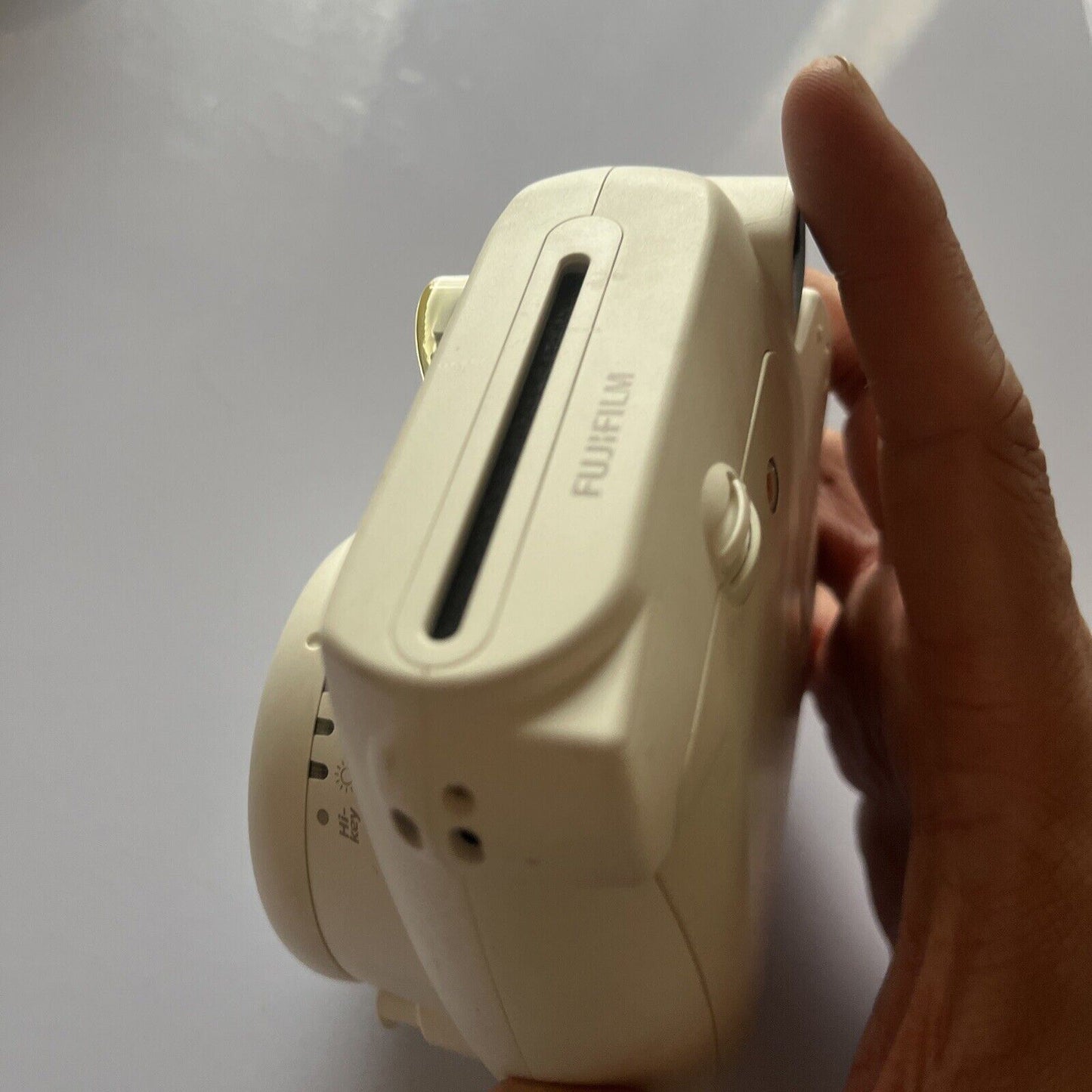 Fujifilm Instax Mini 8 Instant Film Camera White *Missing Battery Lid