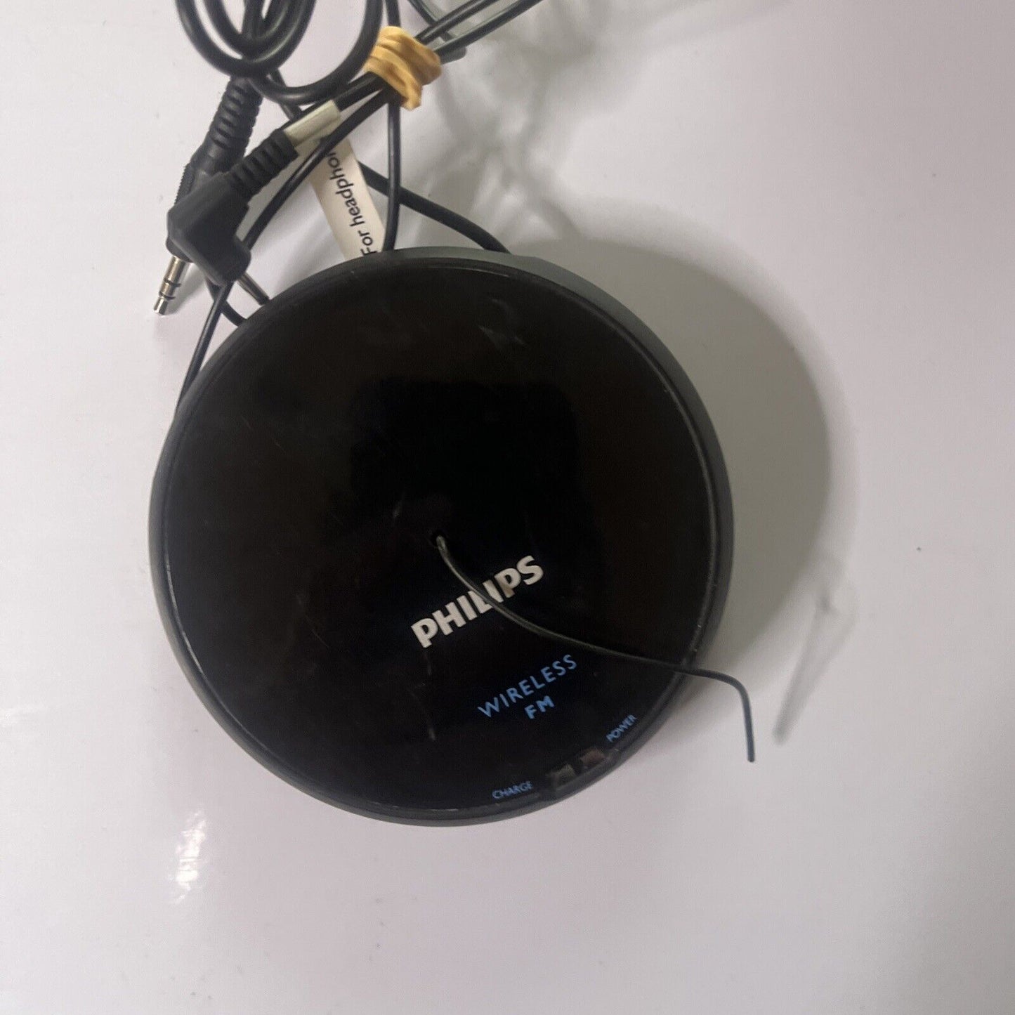 Philips 2x Headphones FM Wireless Transmission SHC5102/79 Rechargable