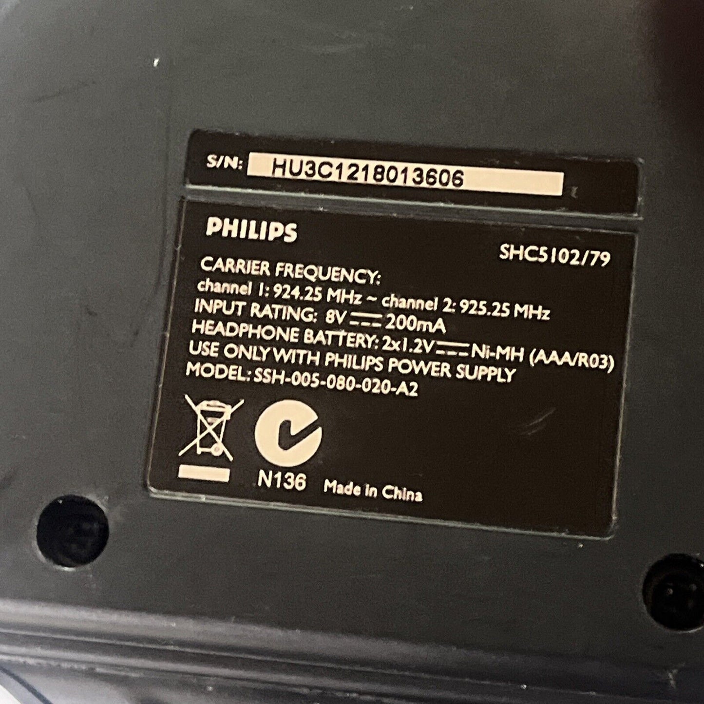 Philips 2x Headphones FM Wireless Transmission SHC5102/79 Rechargable