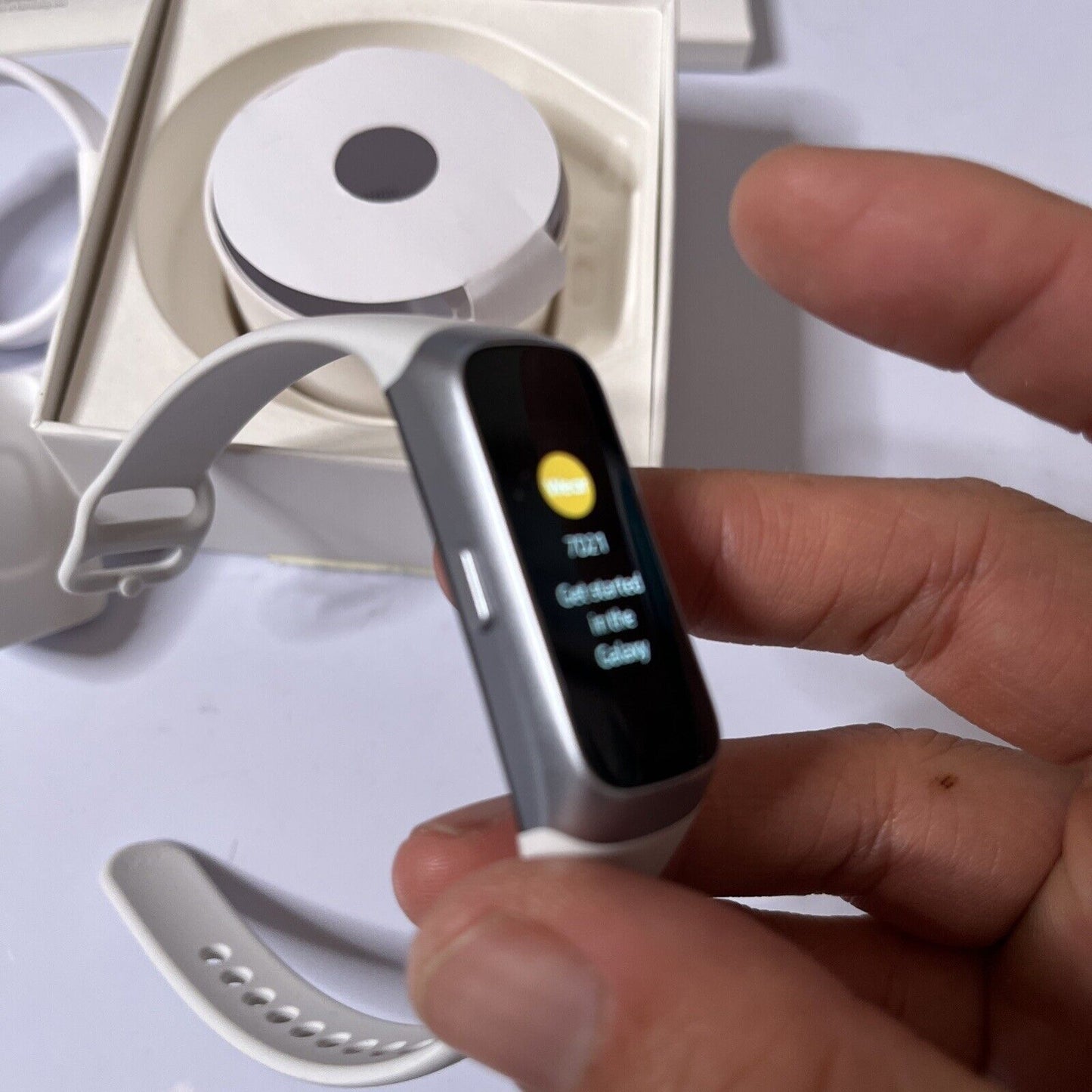 Samsung Galaxy Fit Activity Tracker Silver SM-R370 *Mint Condition*