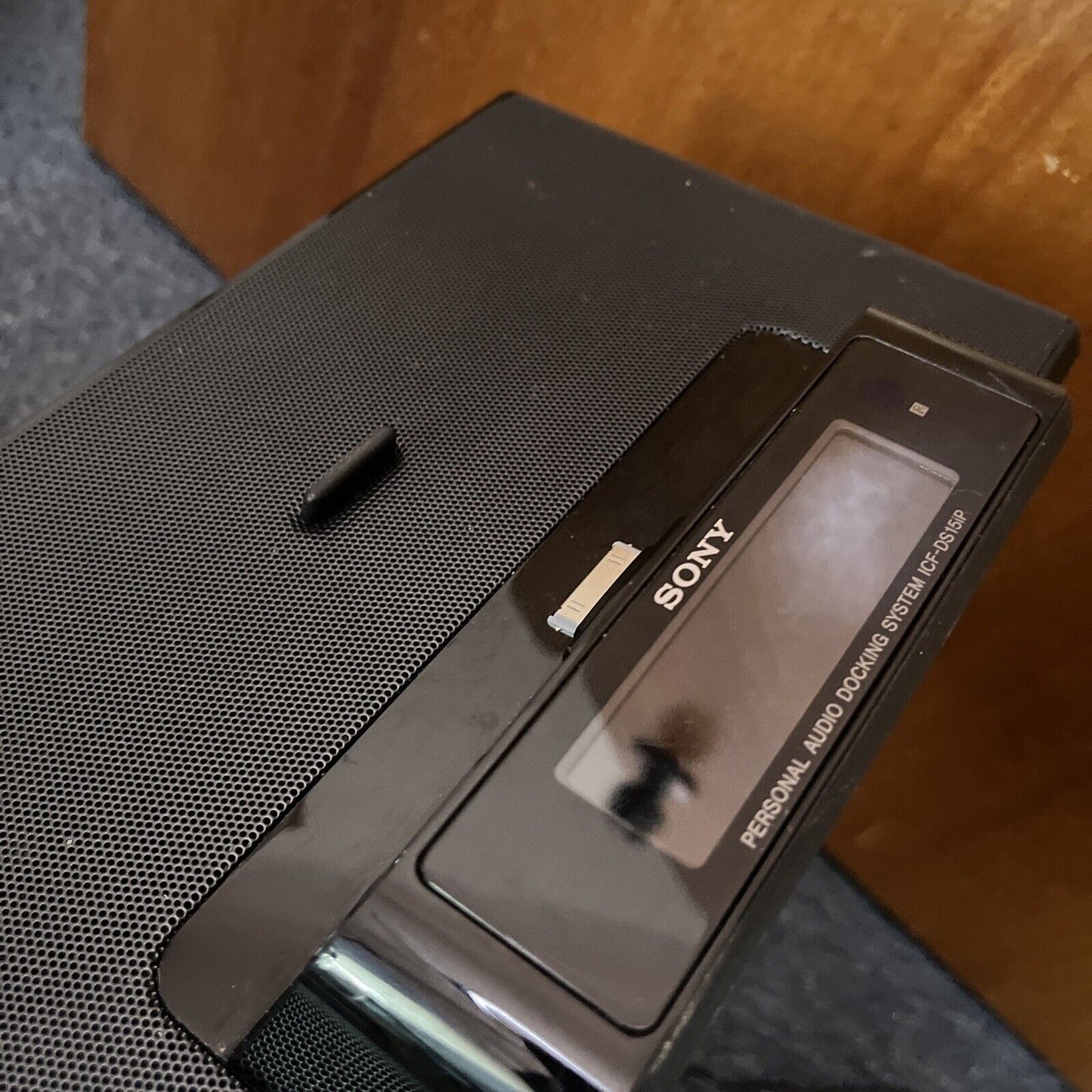 Sony Dream Machine Clock AM/FM Radio Digital Audio Dock 30-pin iPod ICF-DS15ip