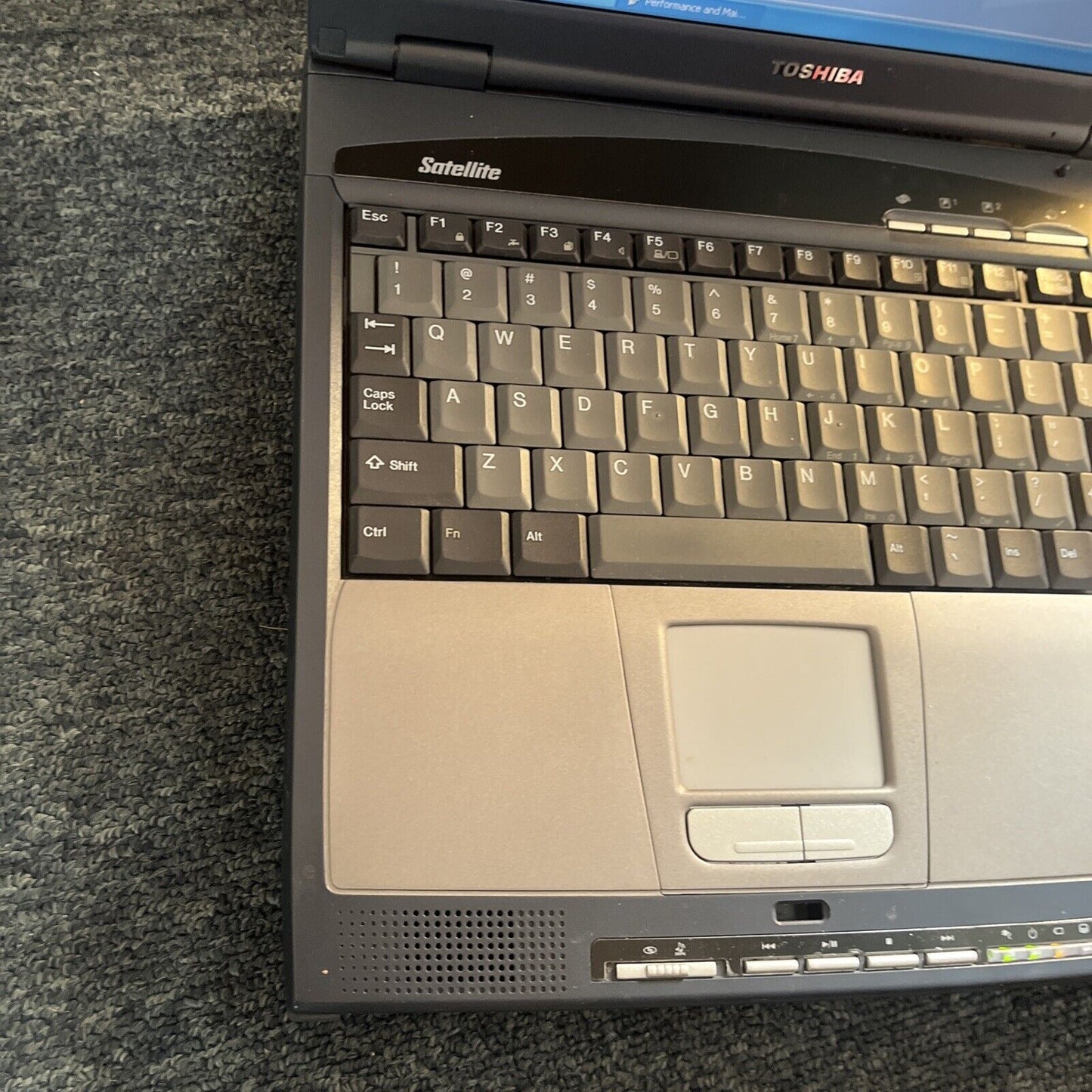 Toshiba Satellite Intel Pentium III 1.10ghz 368mb RAM DVD 30gb 3.5" Floppy Drive