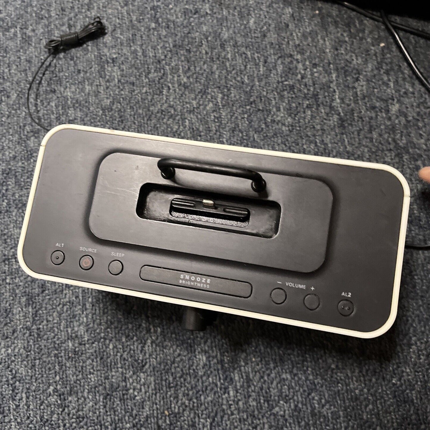 Philips AJ6200D/98 Alarm Clock FM Radio Lightning iPhone Dock