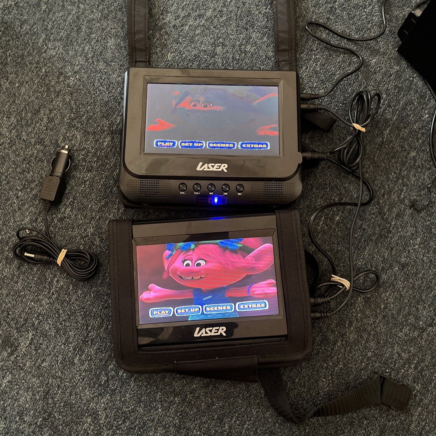 Laser 7" Dual Screen Portable DVD Player Plays All Regions DVD-PORT7-DUALB