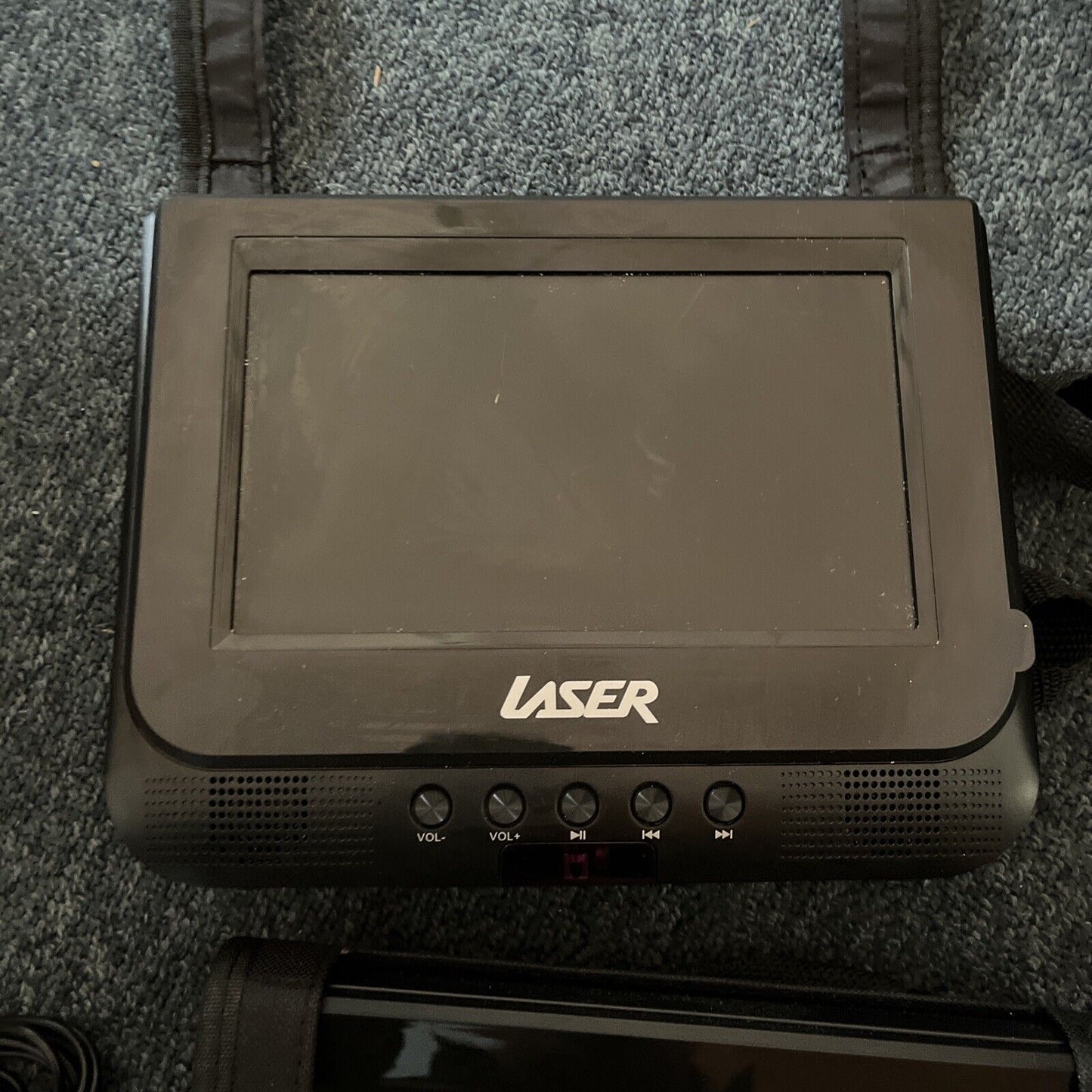 Laser 7" Dual Screen Portable DVD Player Plays All Regions DVD-PORT7-DUALB
