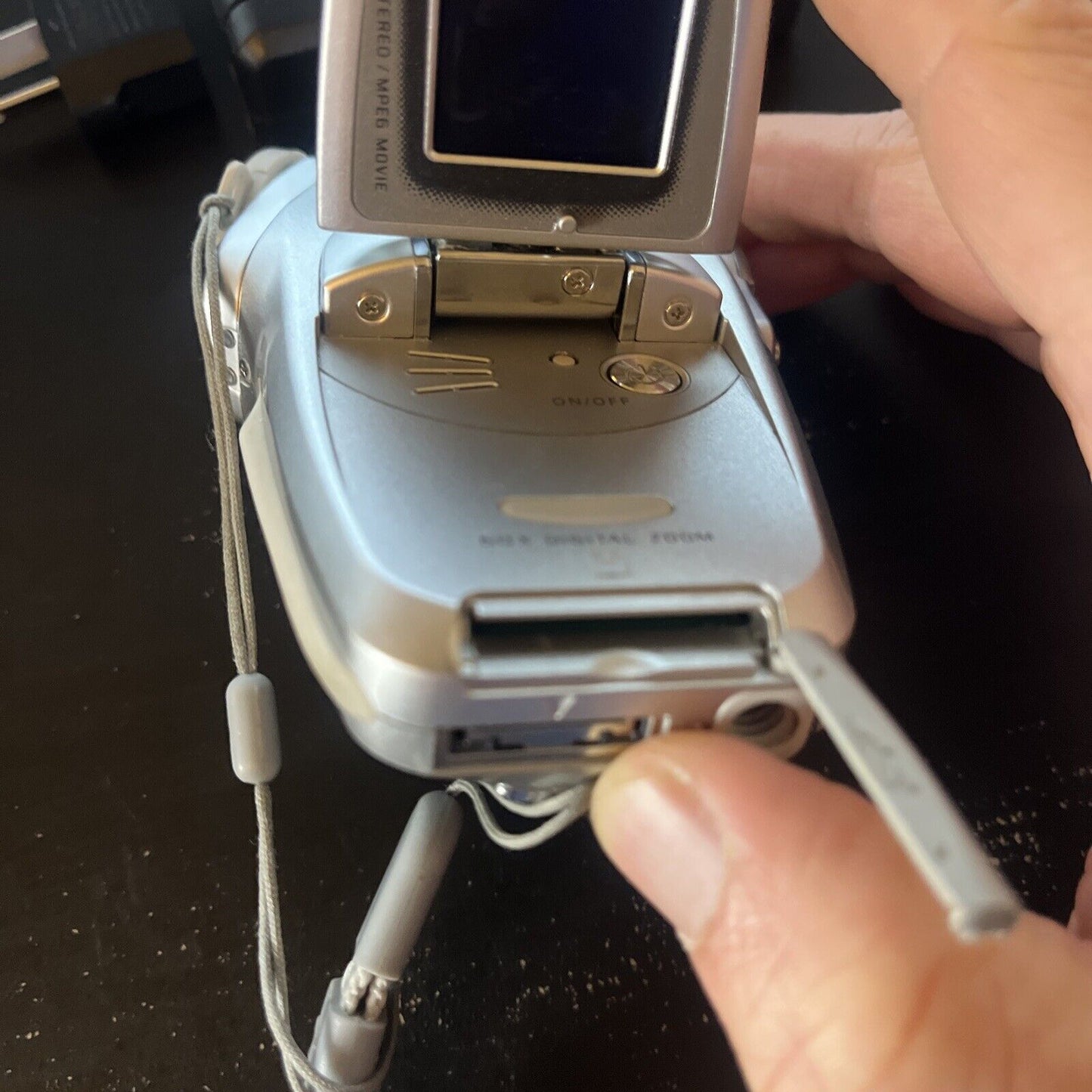 Sanyo Digital Movie Xacti Digital Camera Camcorder VPC-C1EX