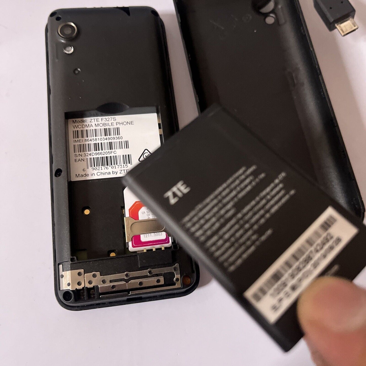 Telstra ZTE F327S WCDMA Mobile Phone *Telstra Locked*