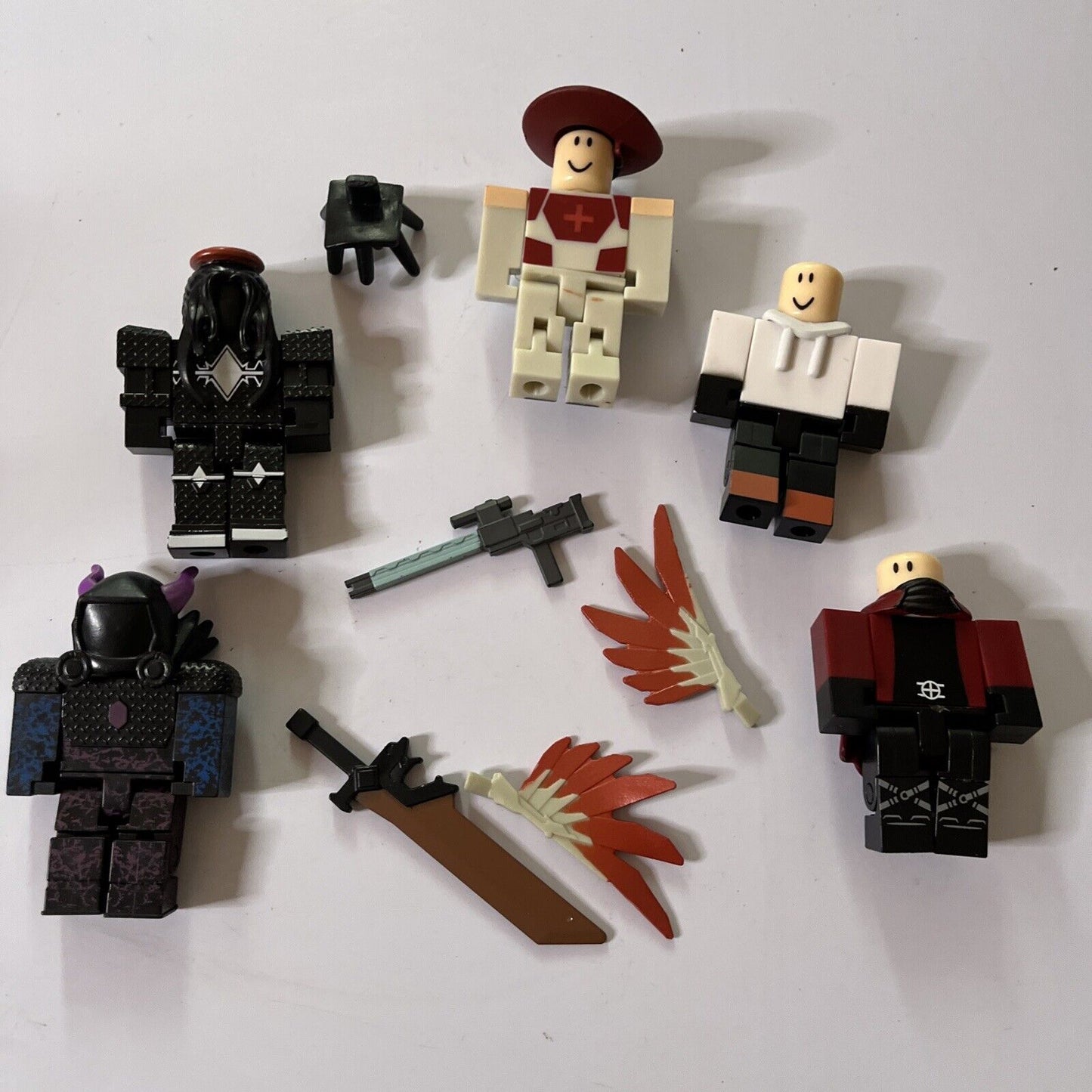 5x Roblox Action Figures And Accessories Jazwares
