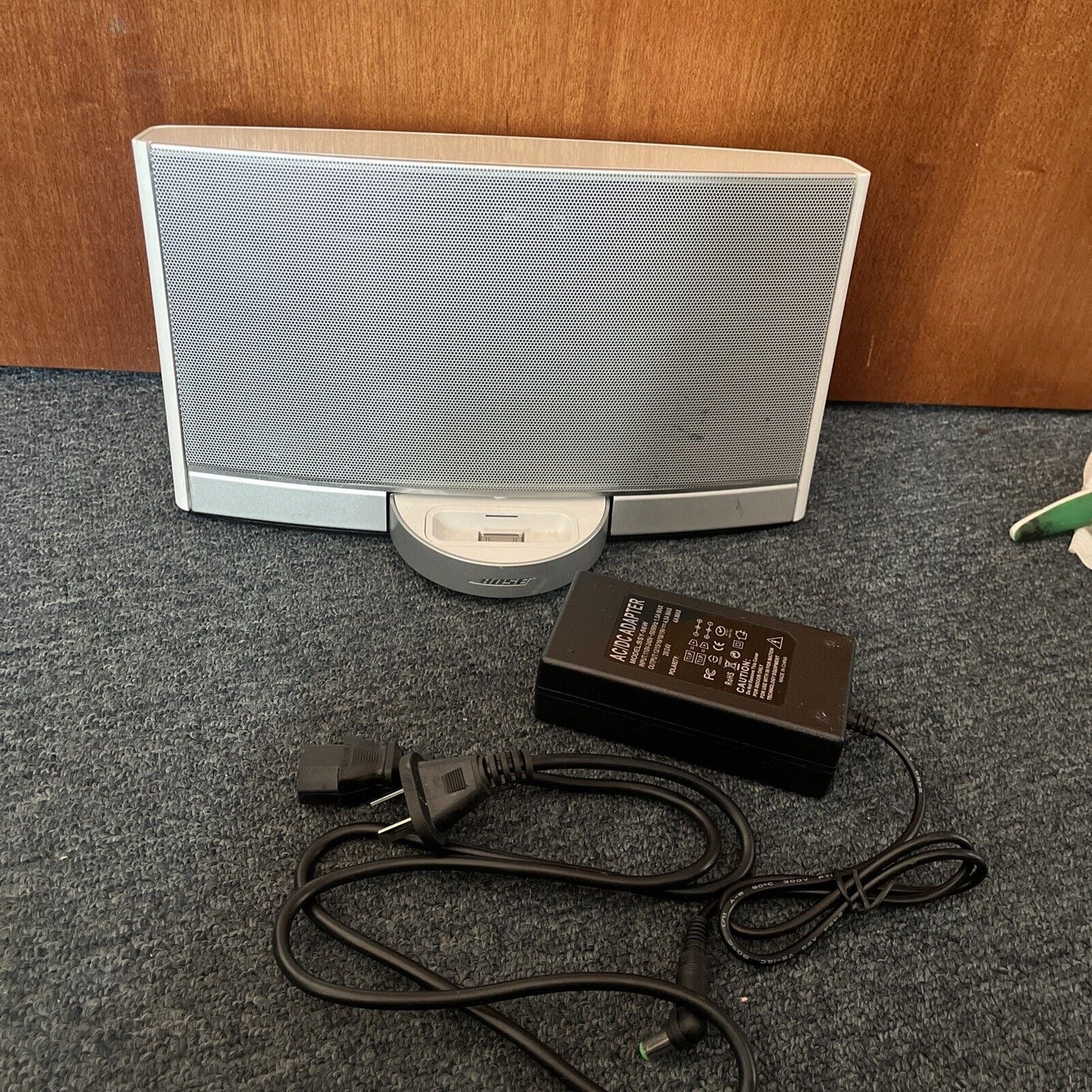 Bose SoundDock Portable Digital Music System for 30-pin iPod *No remote*