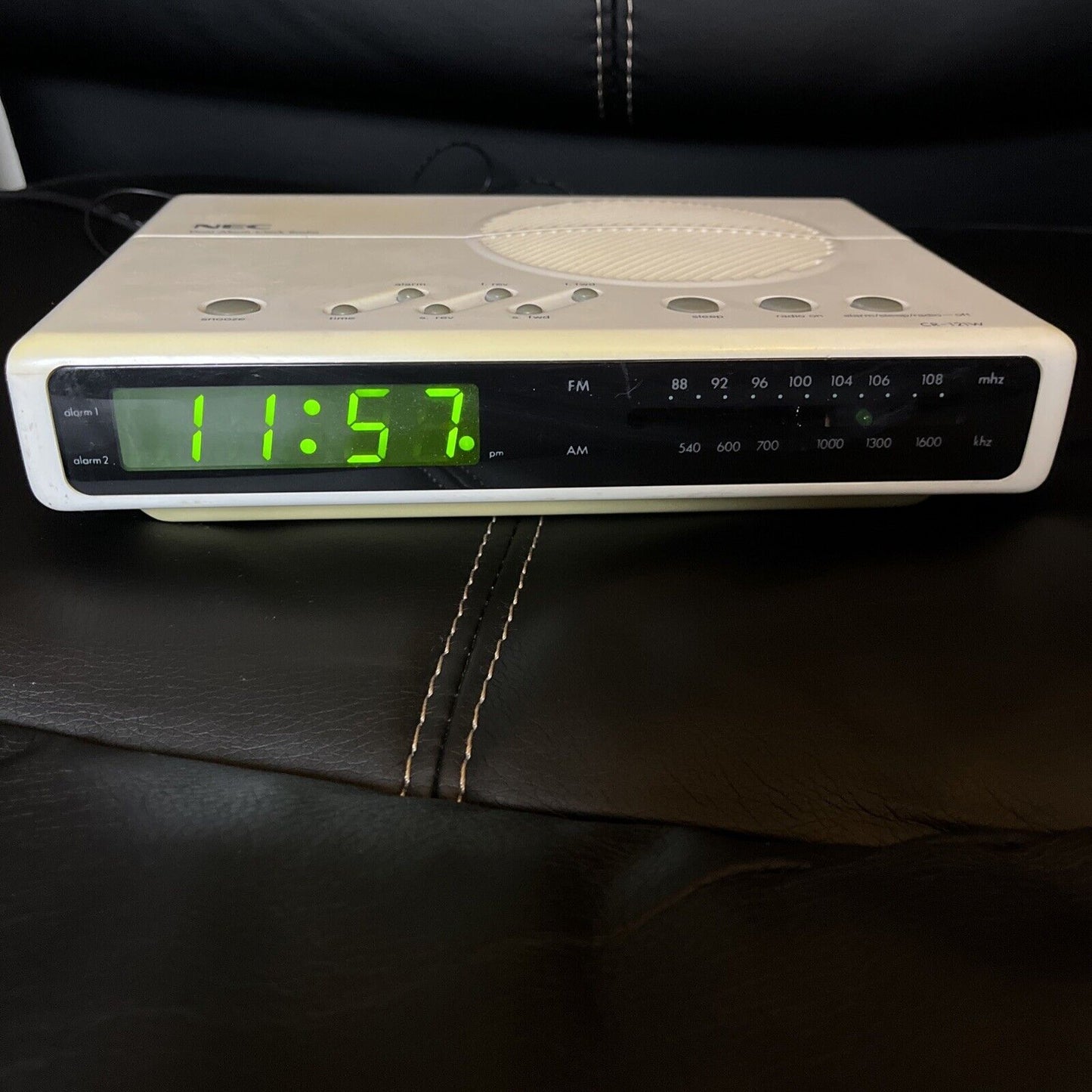NEC Dual Alarm Clock AM/FM Radio CR-121W