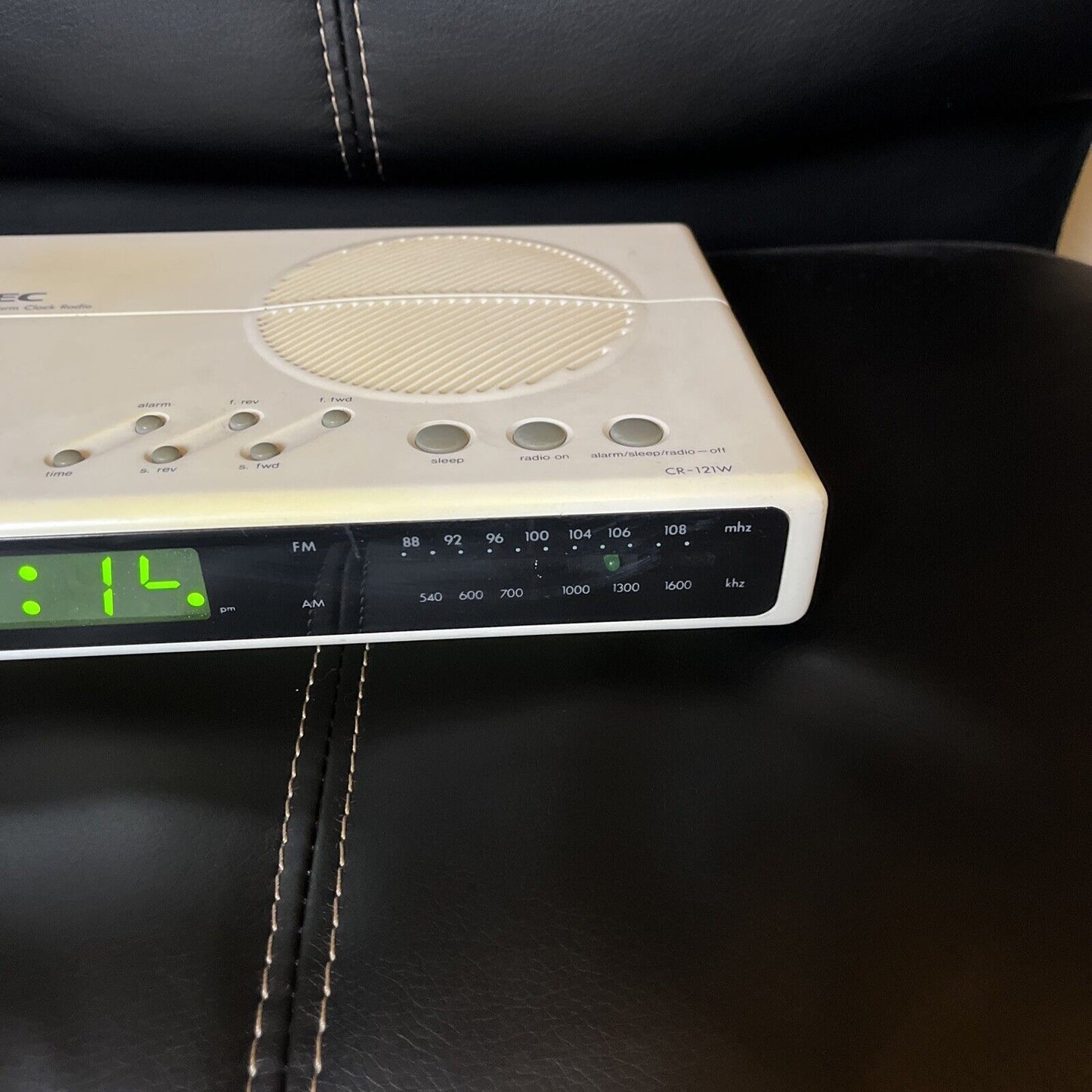NEC Dual Alarm Clock AM/FM Radio CR-121W