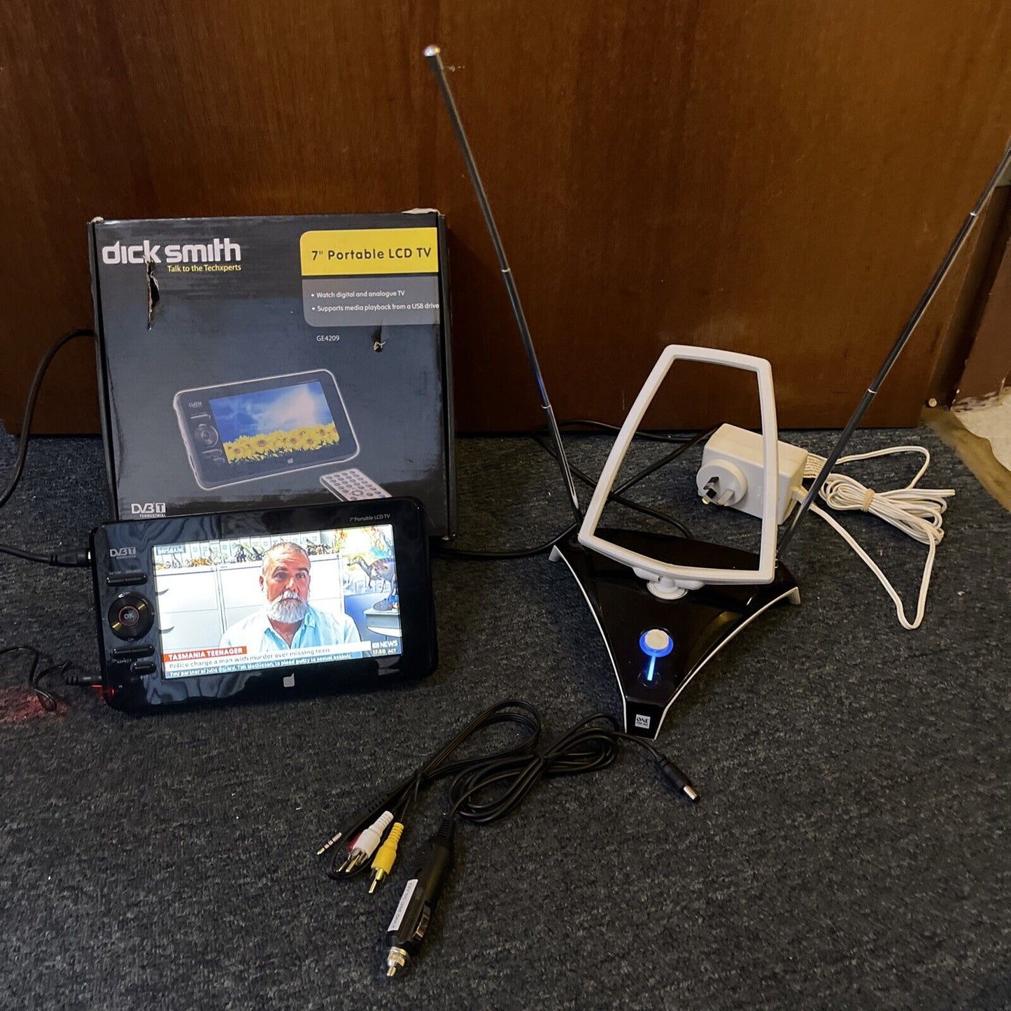 Dick Smith 7" Portable Digital LCD TV With One For All Antenna *No Remote*